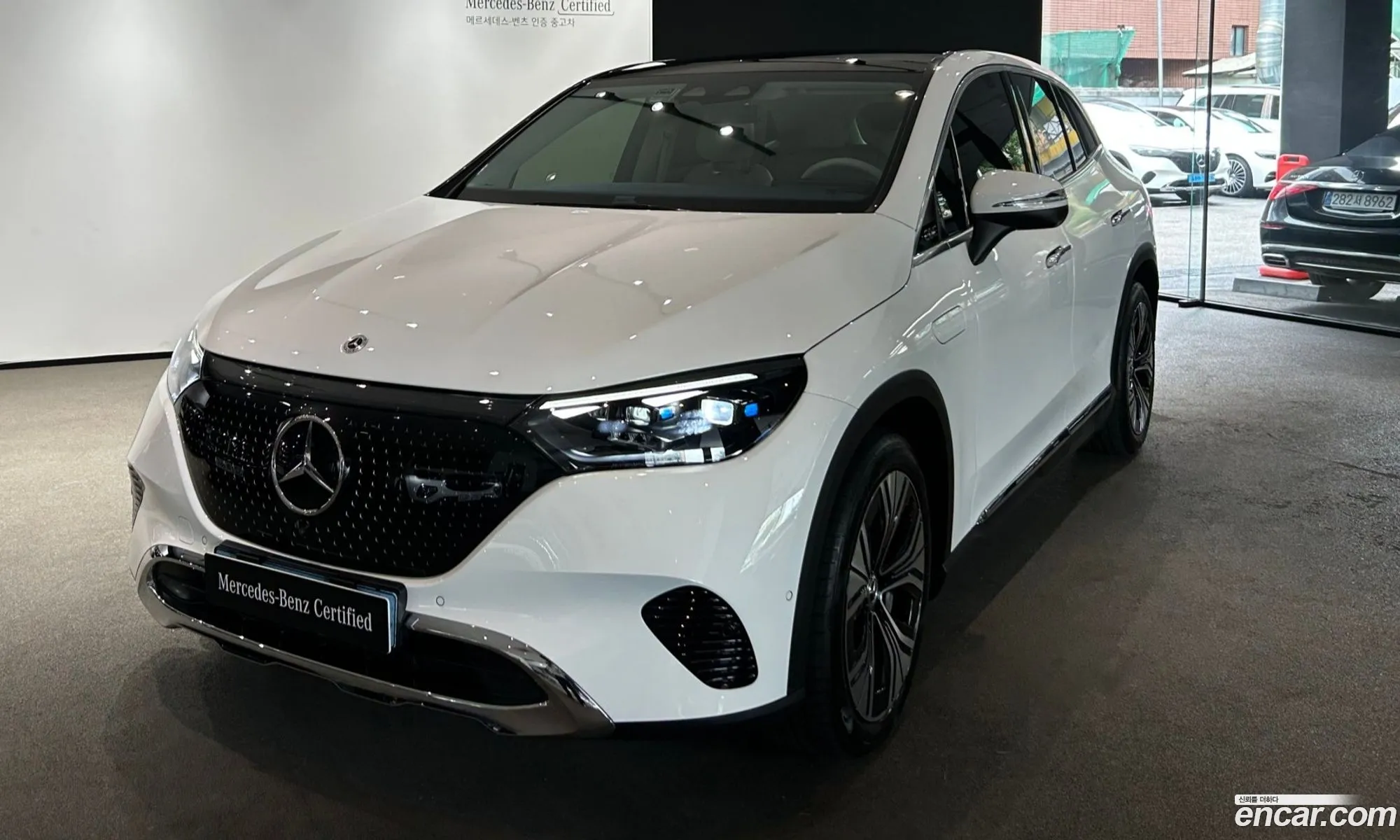 Mercedes-Benz EQE SUV X294 2026 — 15