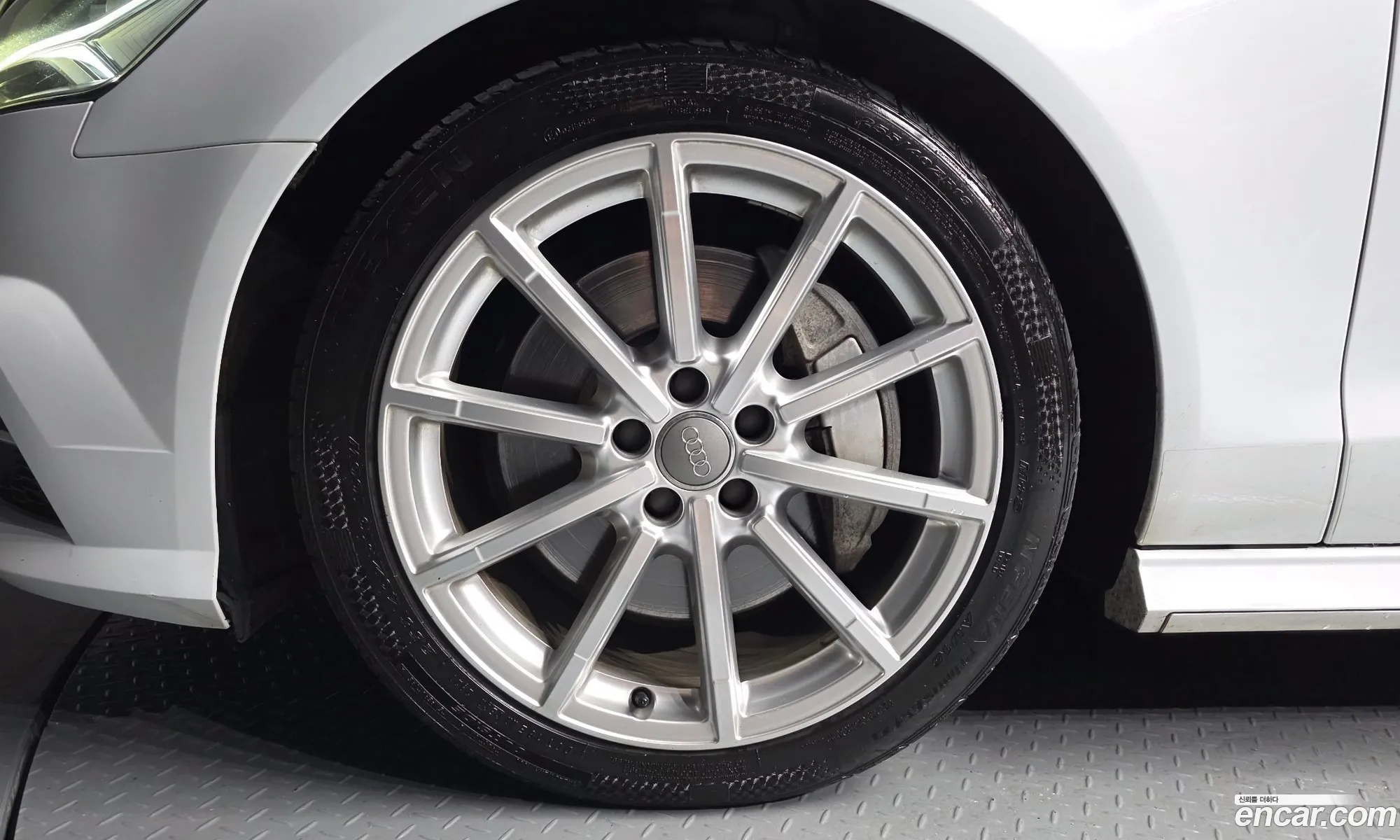 Audi A6 2015 — 17