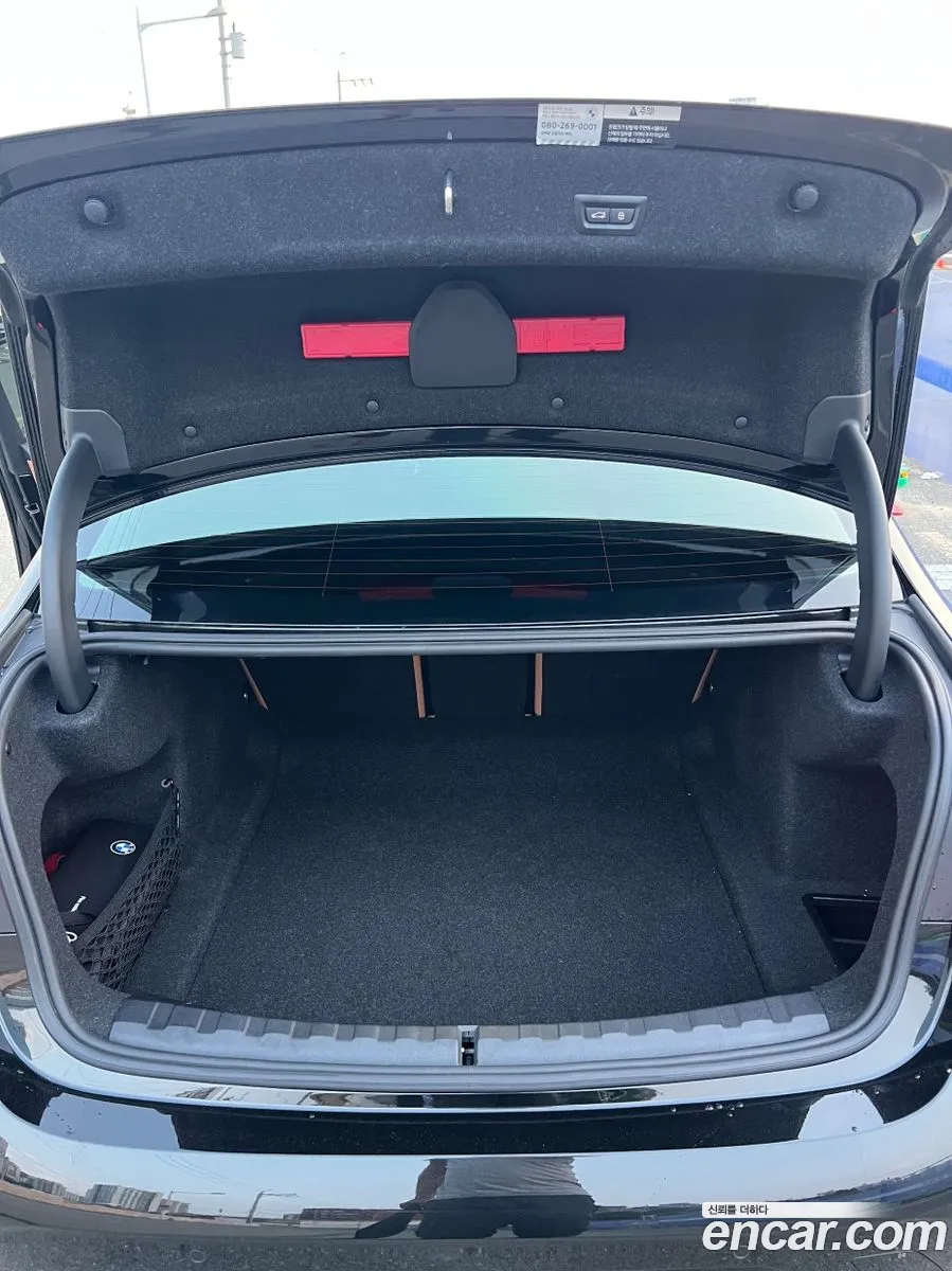 BMW 3 Series 2024 — 7