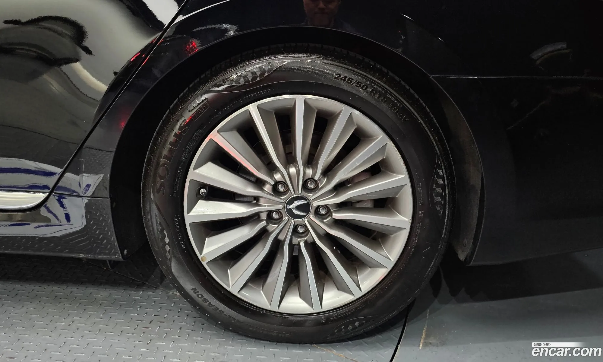 Hyundai Equus 2013 — 11