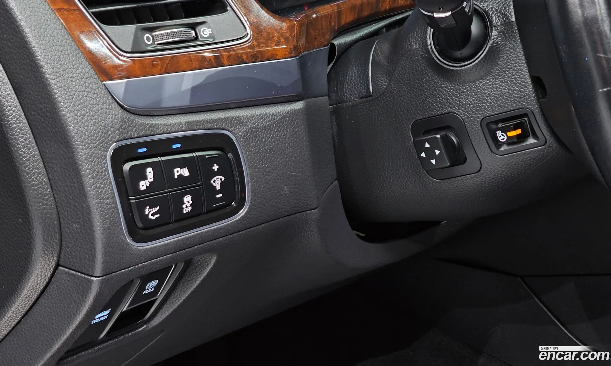 Hyundai Equus 2013 — 16