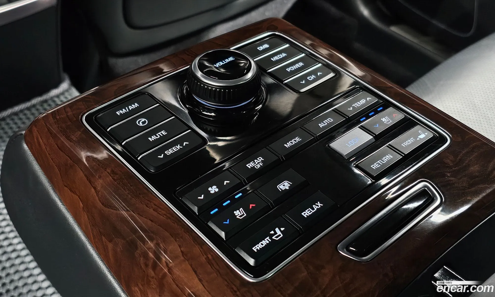 Hyundai Equus 2013 — 15