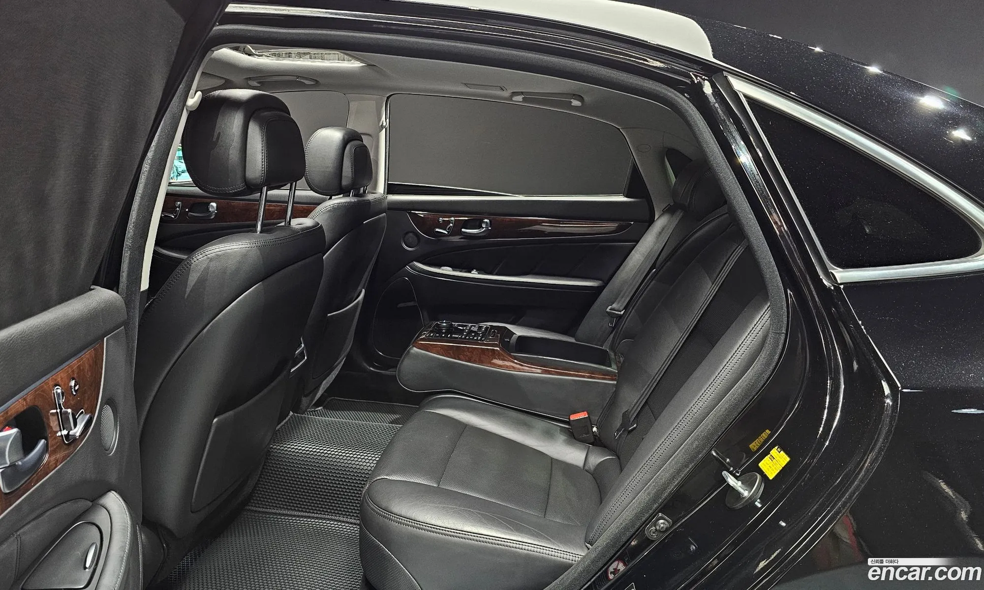 Hyundai Equus 2013 — 14