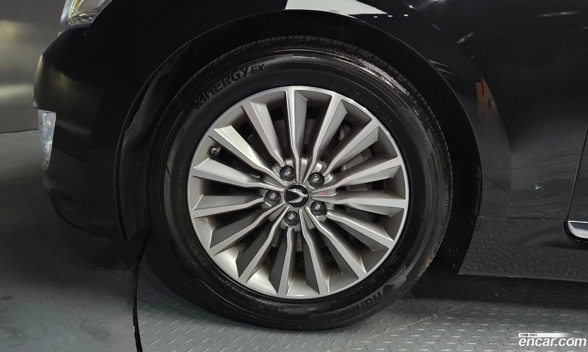 Hyundai Equus 2013 — 27