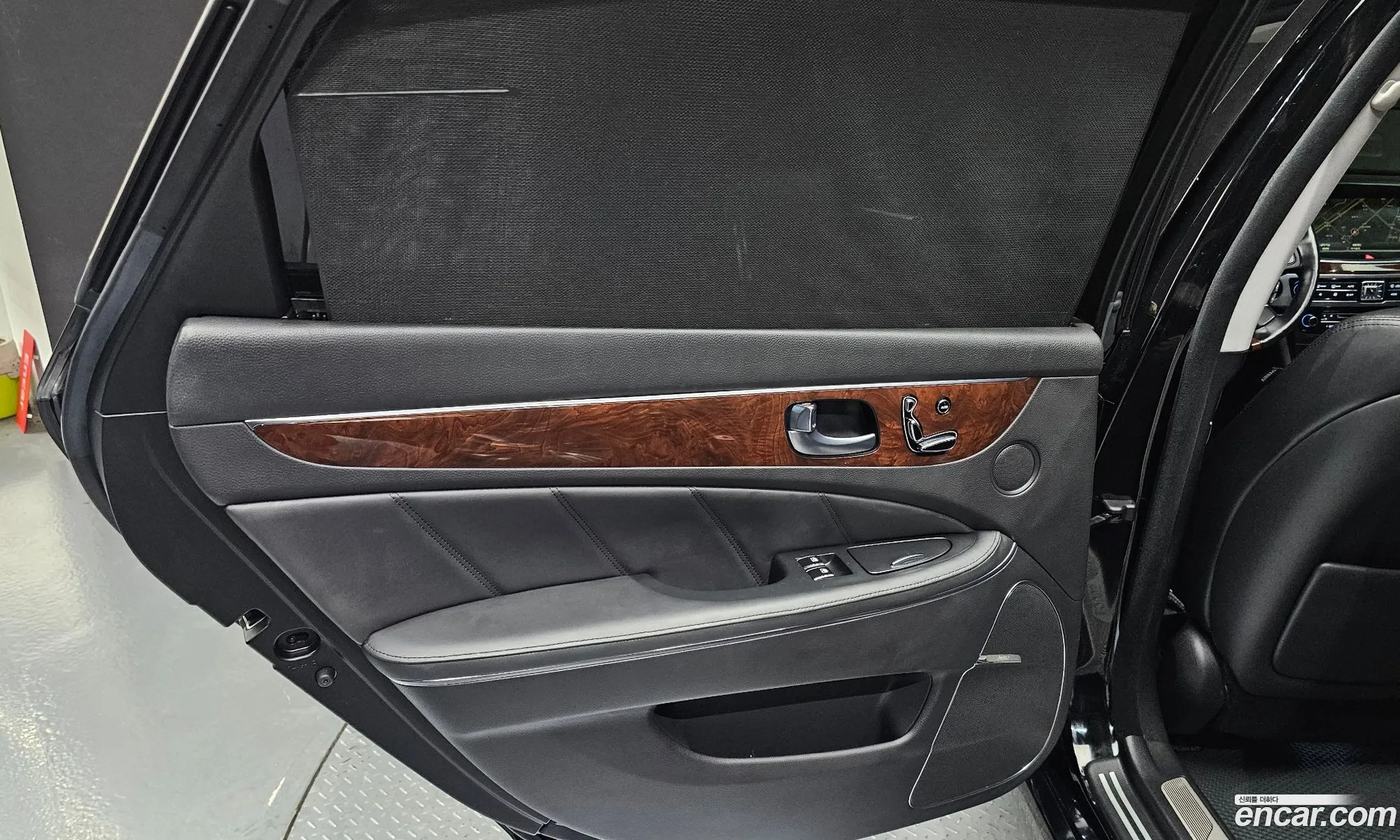 Hyundai Equus 2013 — 10