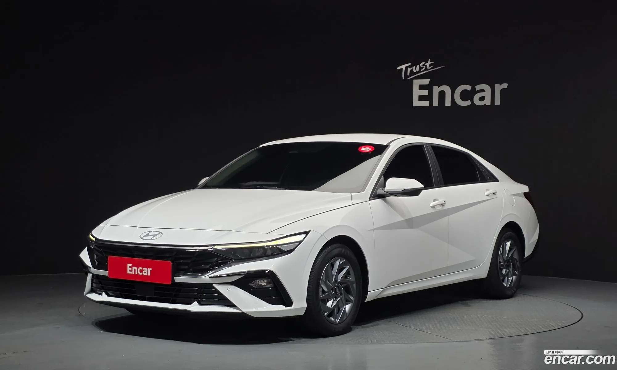 Hyundai Elantra Hybrid 2023 — 25