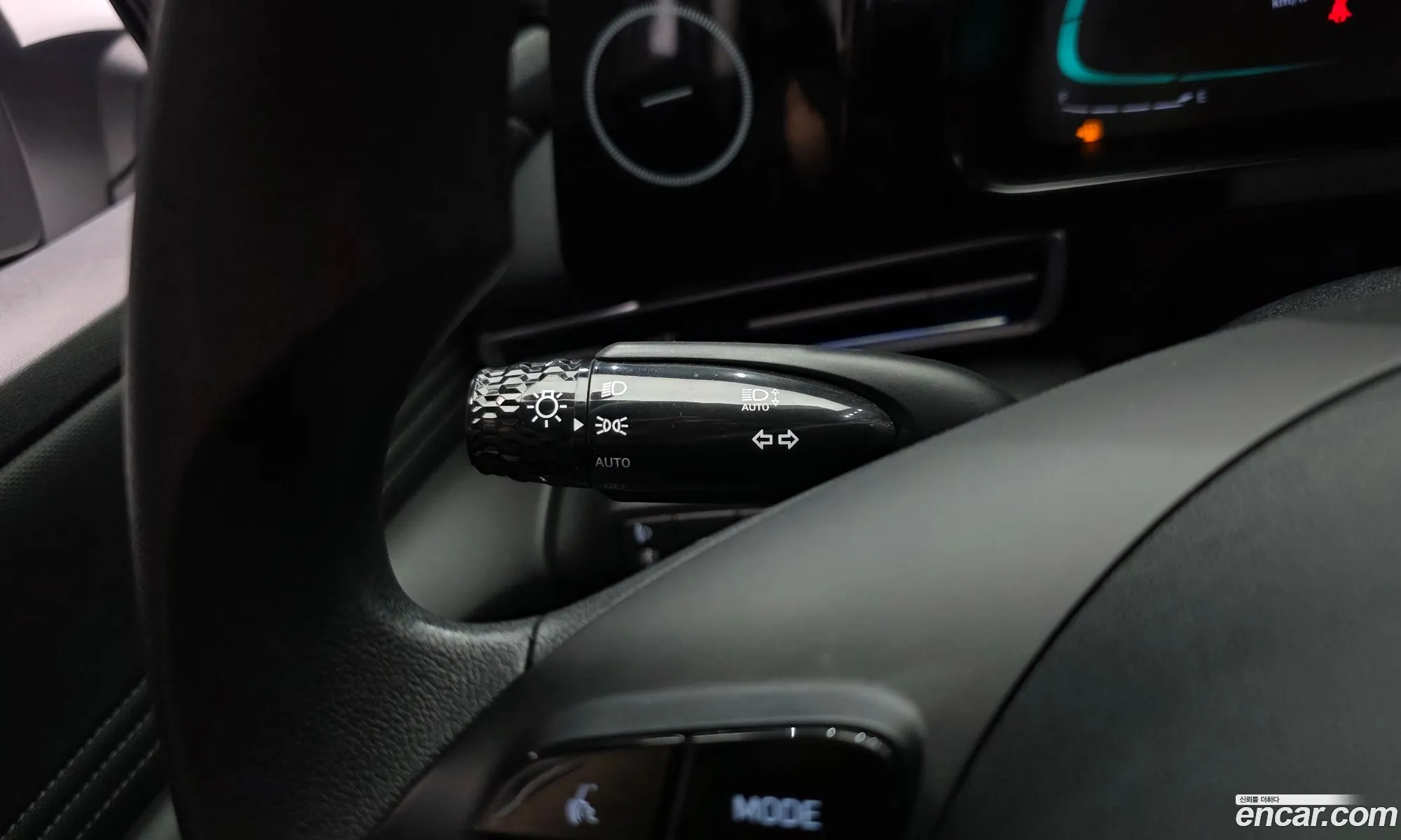Hyundai Elantra Hybrid 2023 — 17