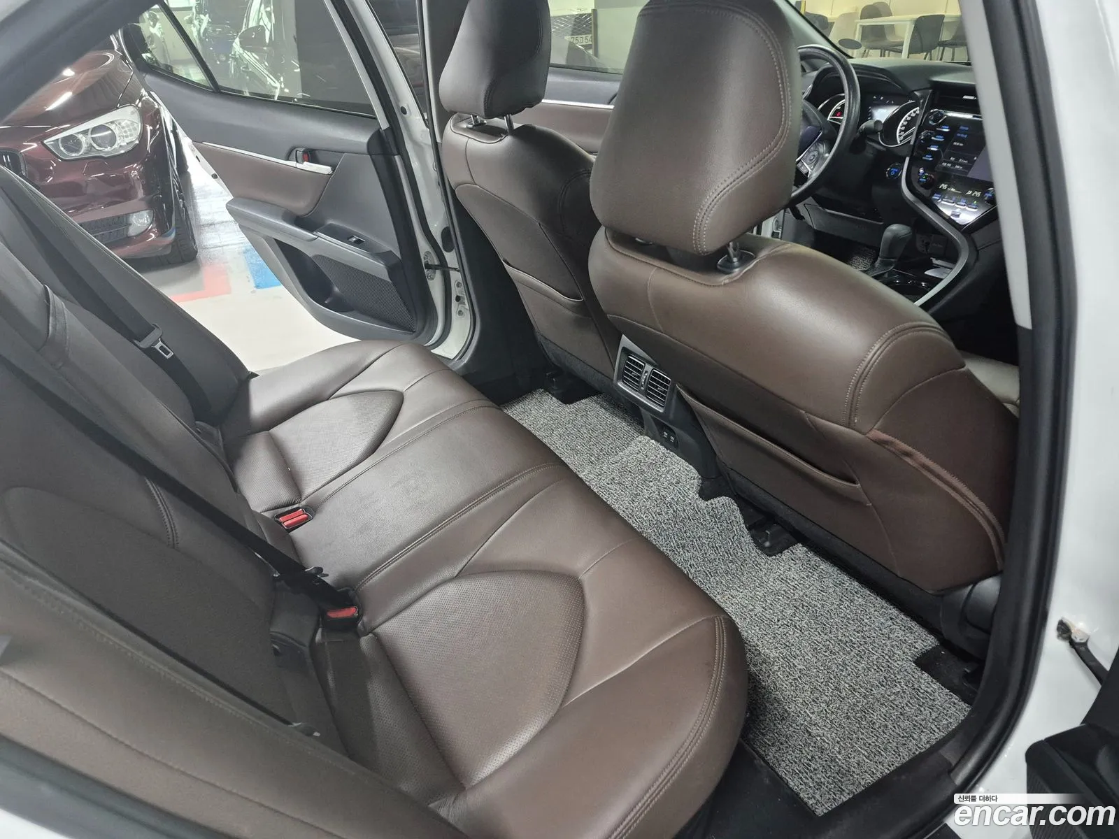 Toyota Camry 2019 — 16