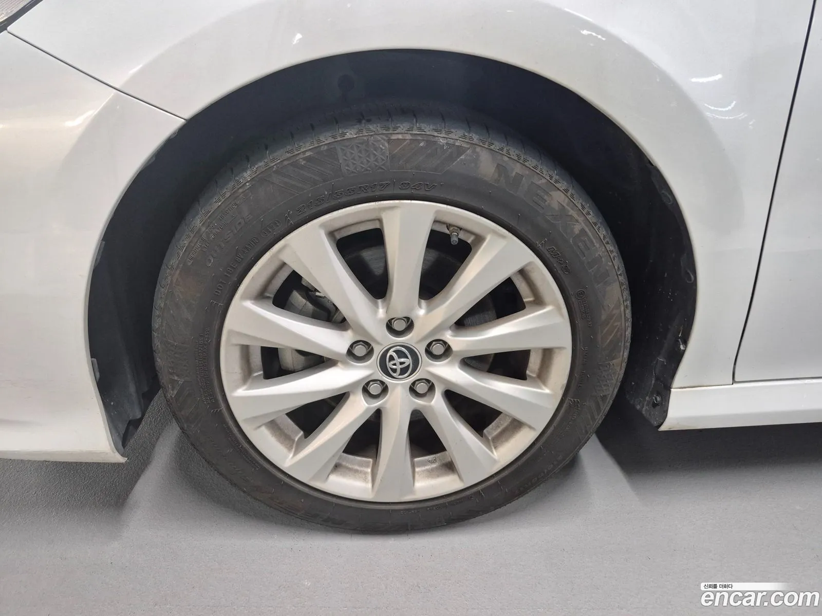 Toyota Camry 2019 — 10