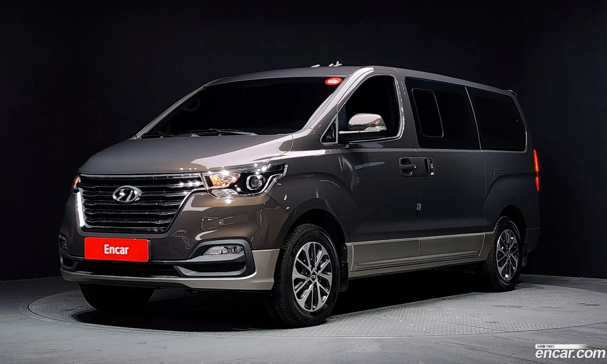 Hyundai Grand Starex 2019 — 21