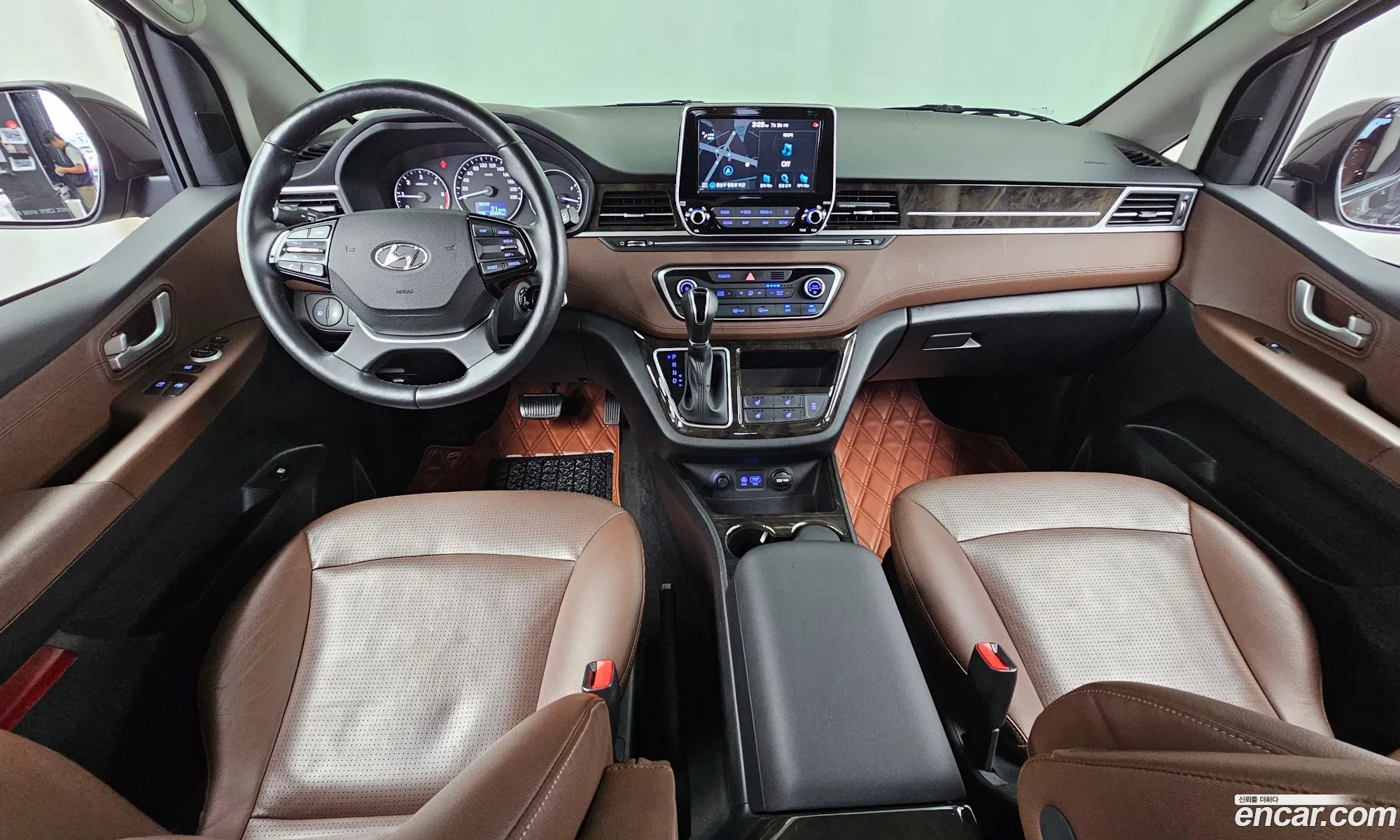 Hyundai Grand Starex 2019 — 23