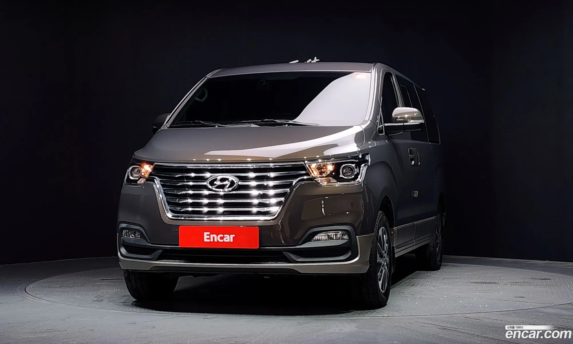 Hyundai Grand Starex 2019 — 24