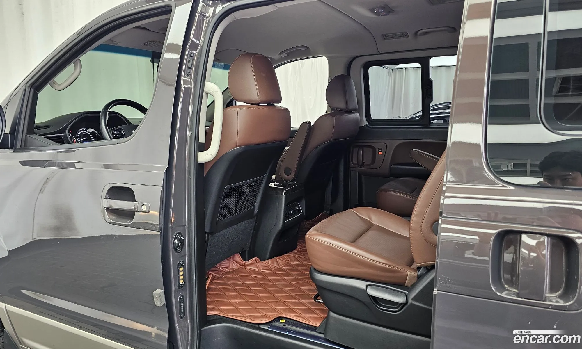Hyundai Grand Starex 2019 — 19