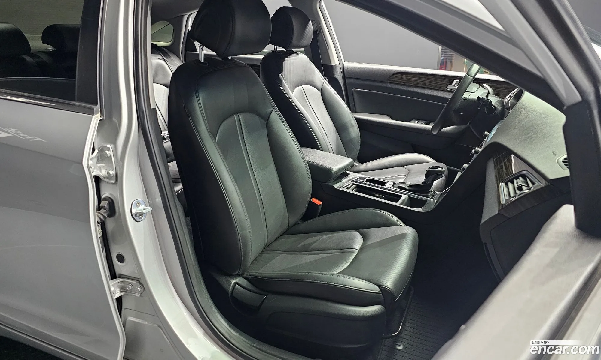 Hyundai LF Sonata 2016 — 10
