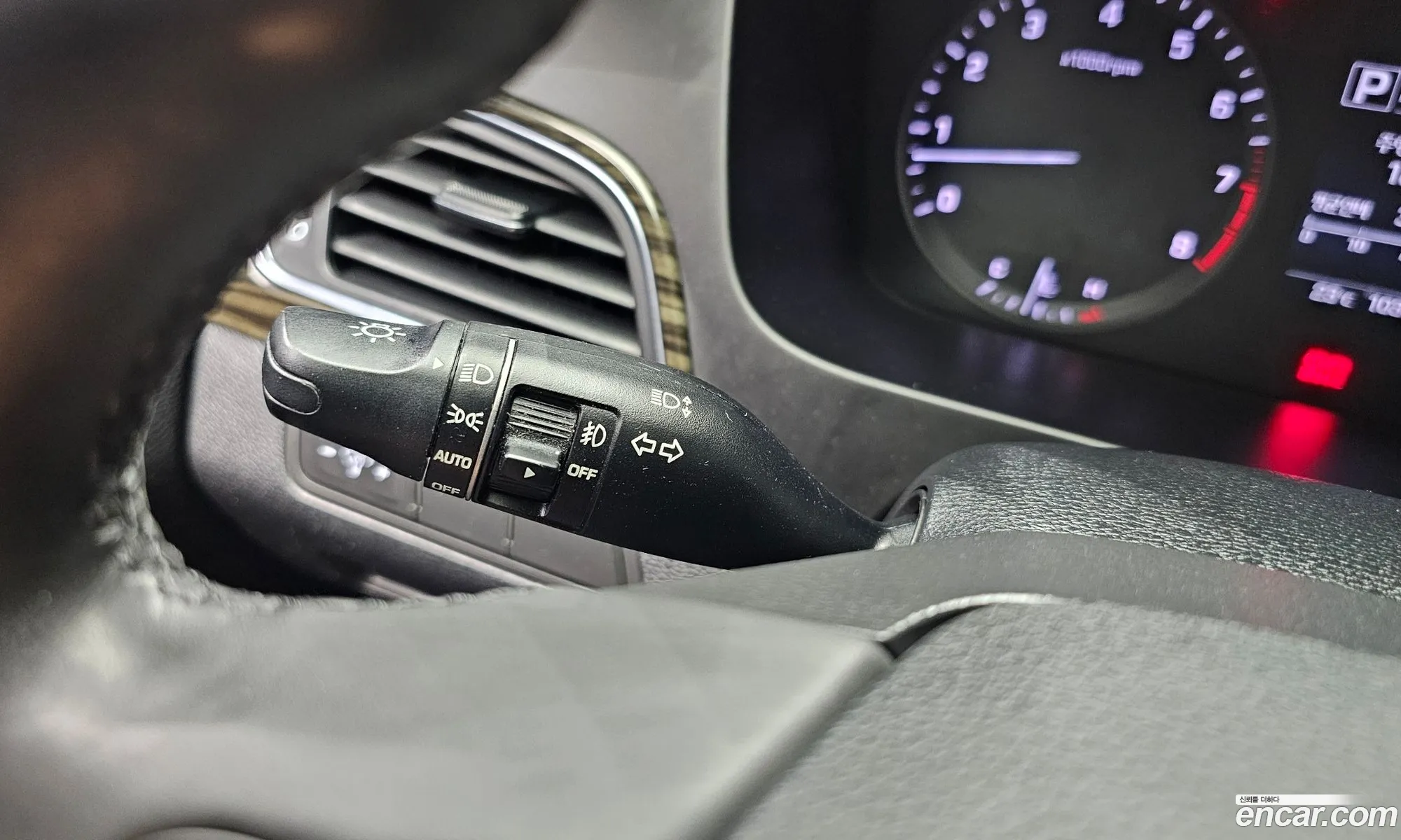 Hyundai LF Sonata 2016 — 29