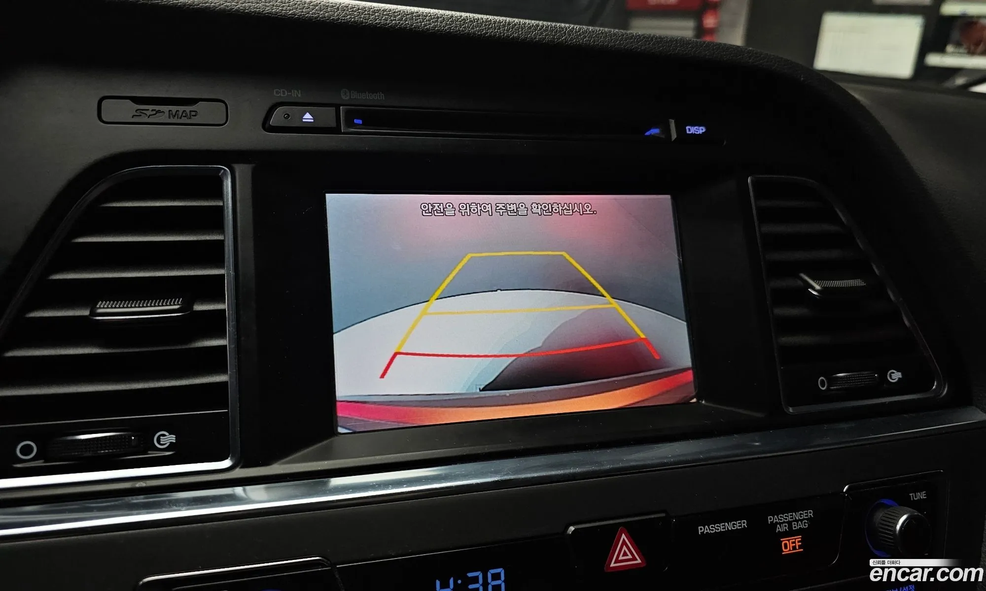 Hyundai LF Sonata 2016 — 16
