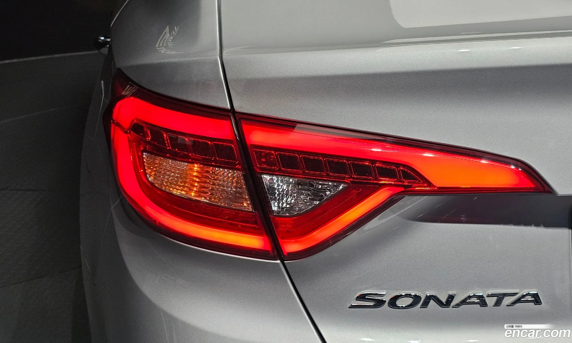 Hyundai LF Sonata 2016 — 11