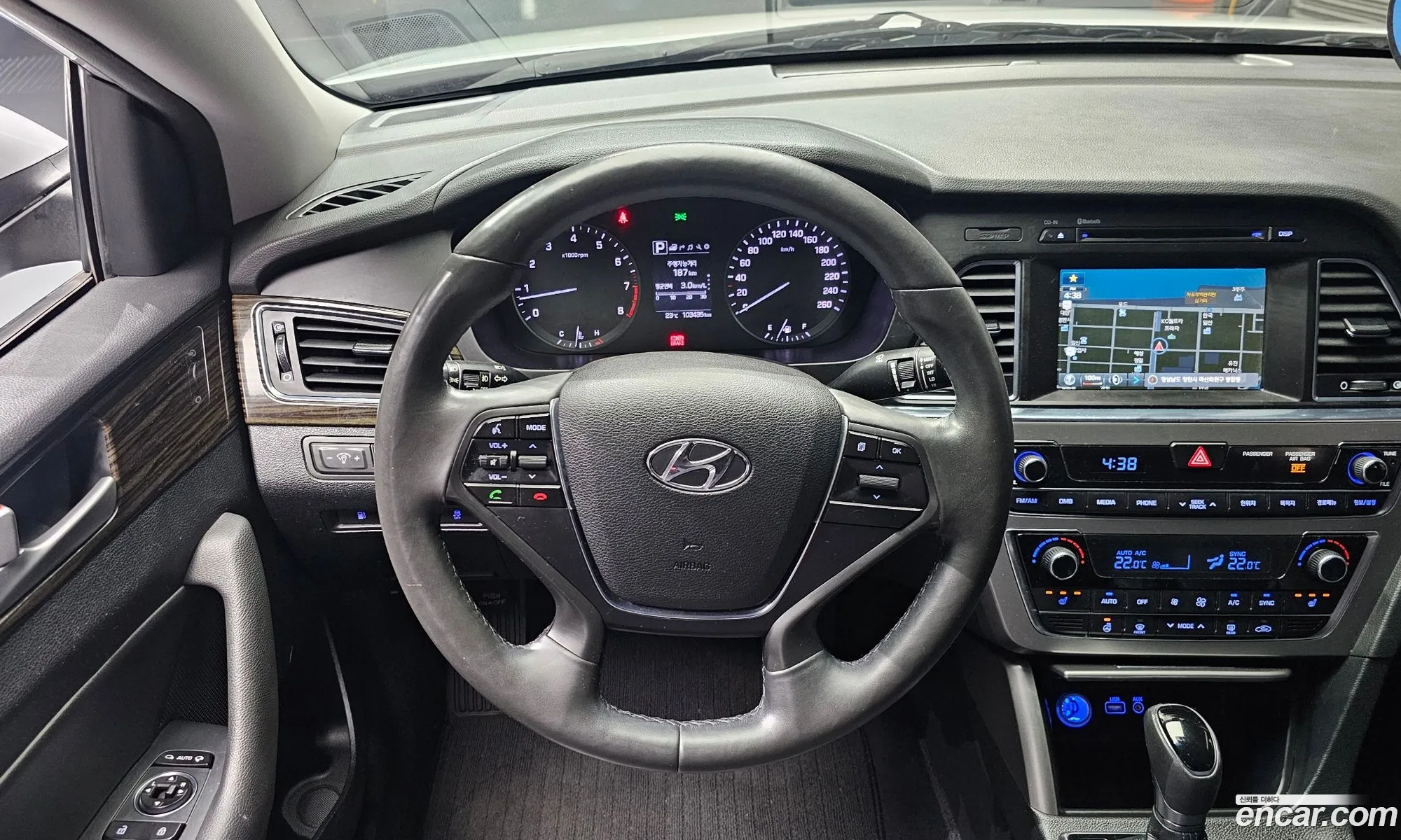 Hyundai LF Sonata 2016 — 31