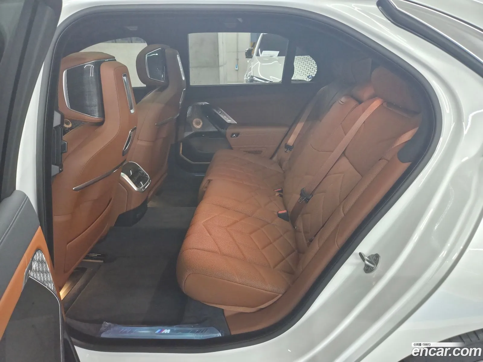 BMW 7 Series 2026 — 8