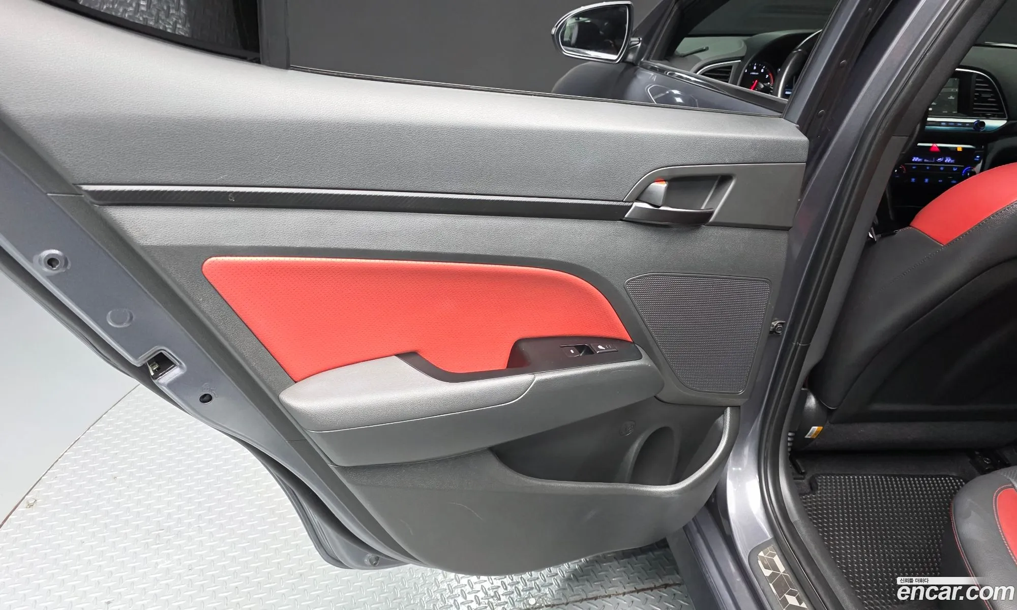 Hyundai Elantra AD 2016 — 30