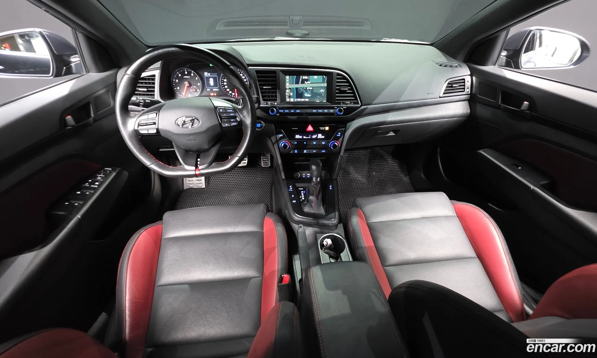 Hyundai Elantra AD 2016 — 16