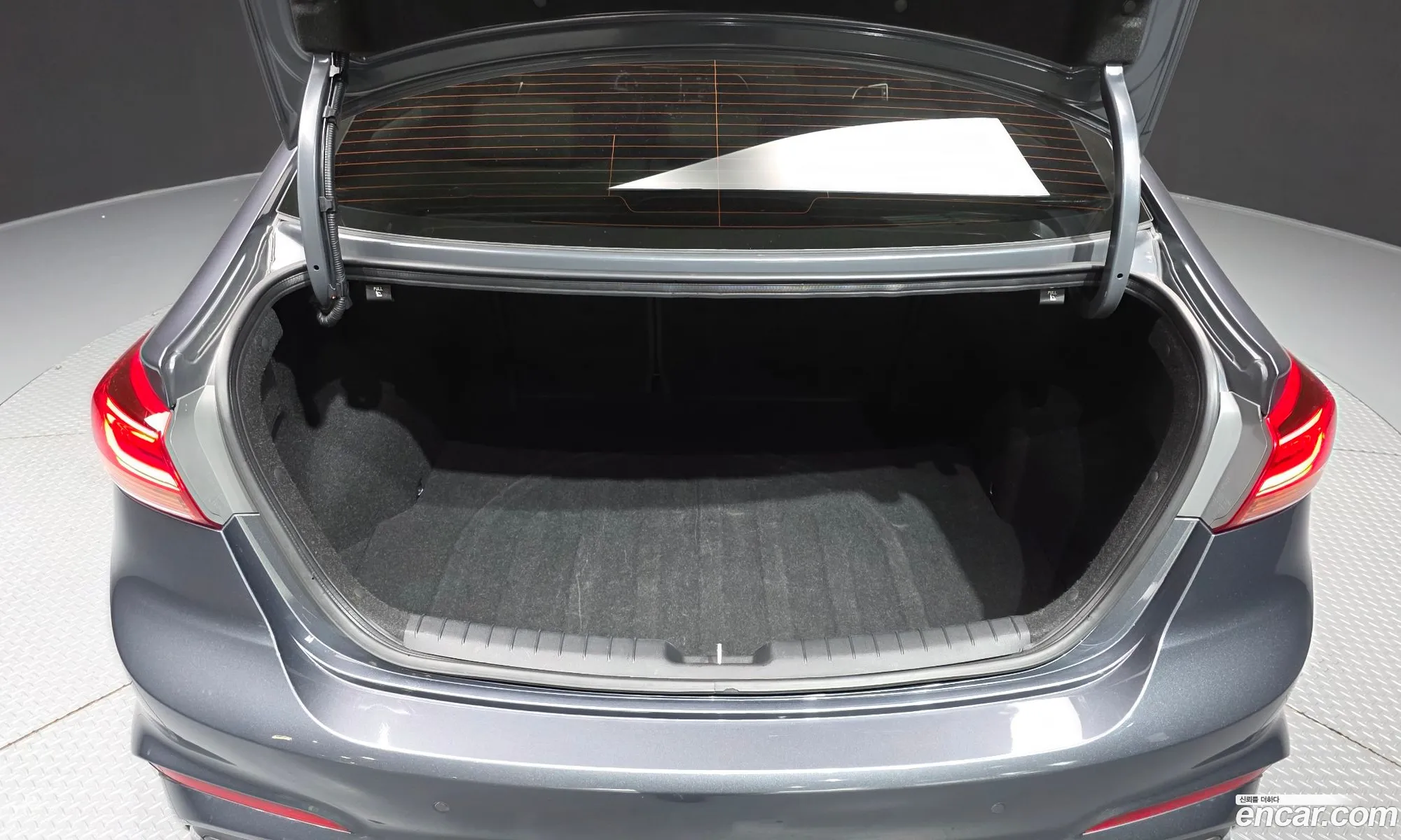 Hyundai Elantra AD 2016 — 26