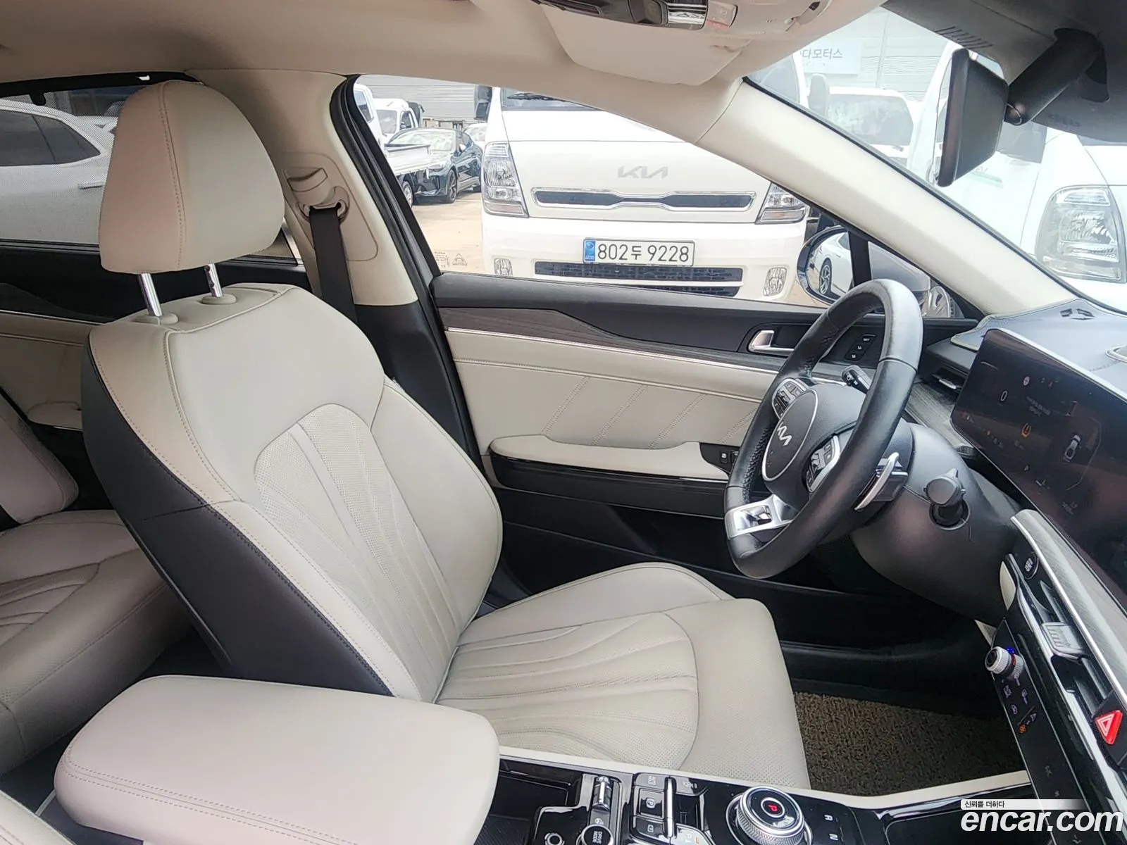 Kia K5 2023 — 9