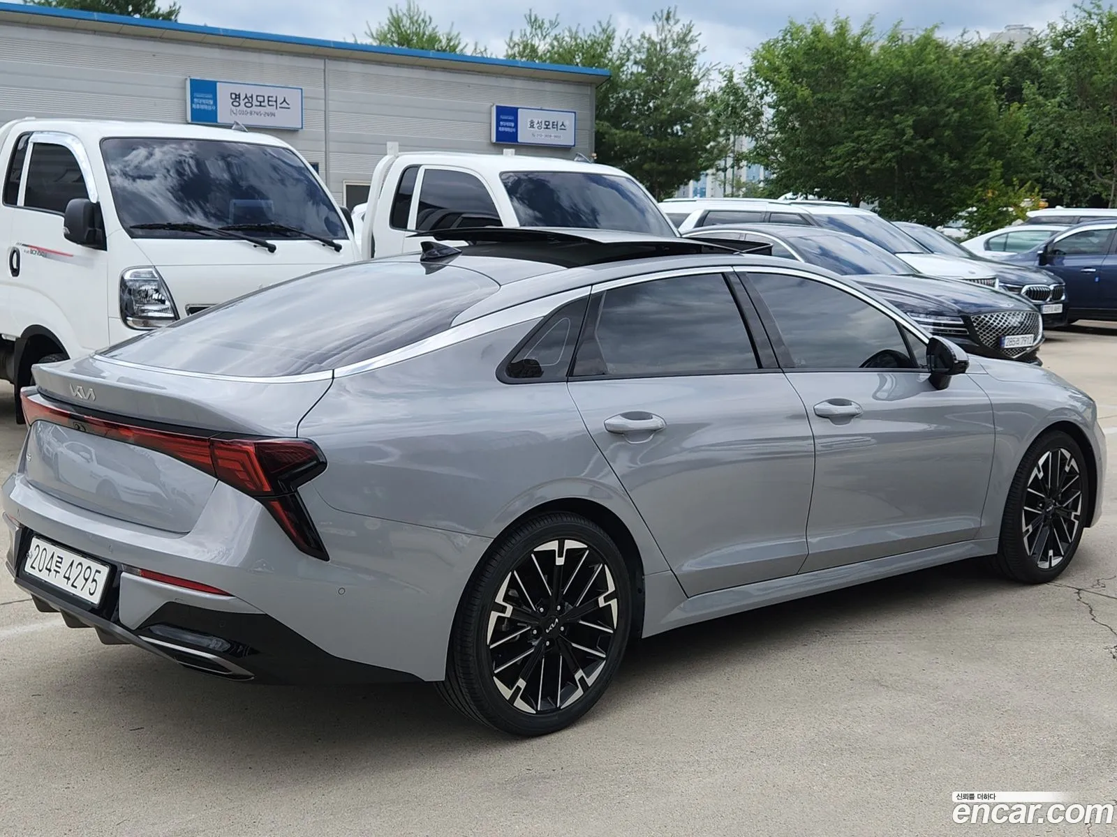 Kia K5 2023 — 17