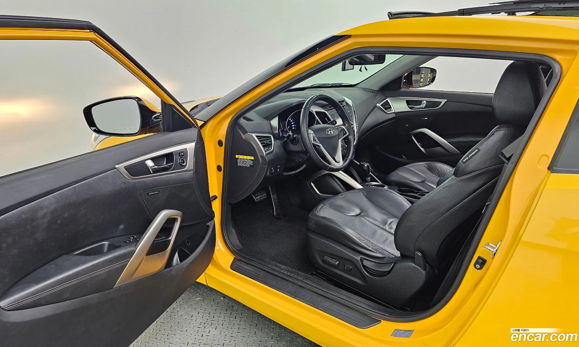 Hyundai Veloster 2012 — 26