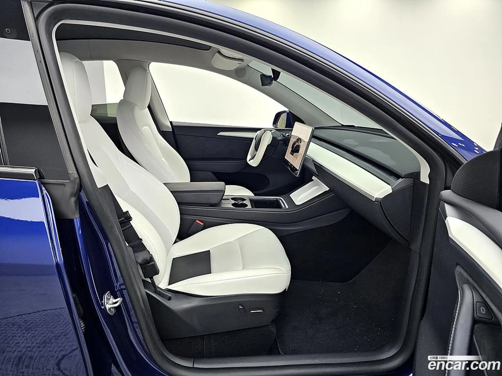 Tesla Model Y 2024 — 13
