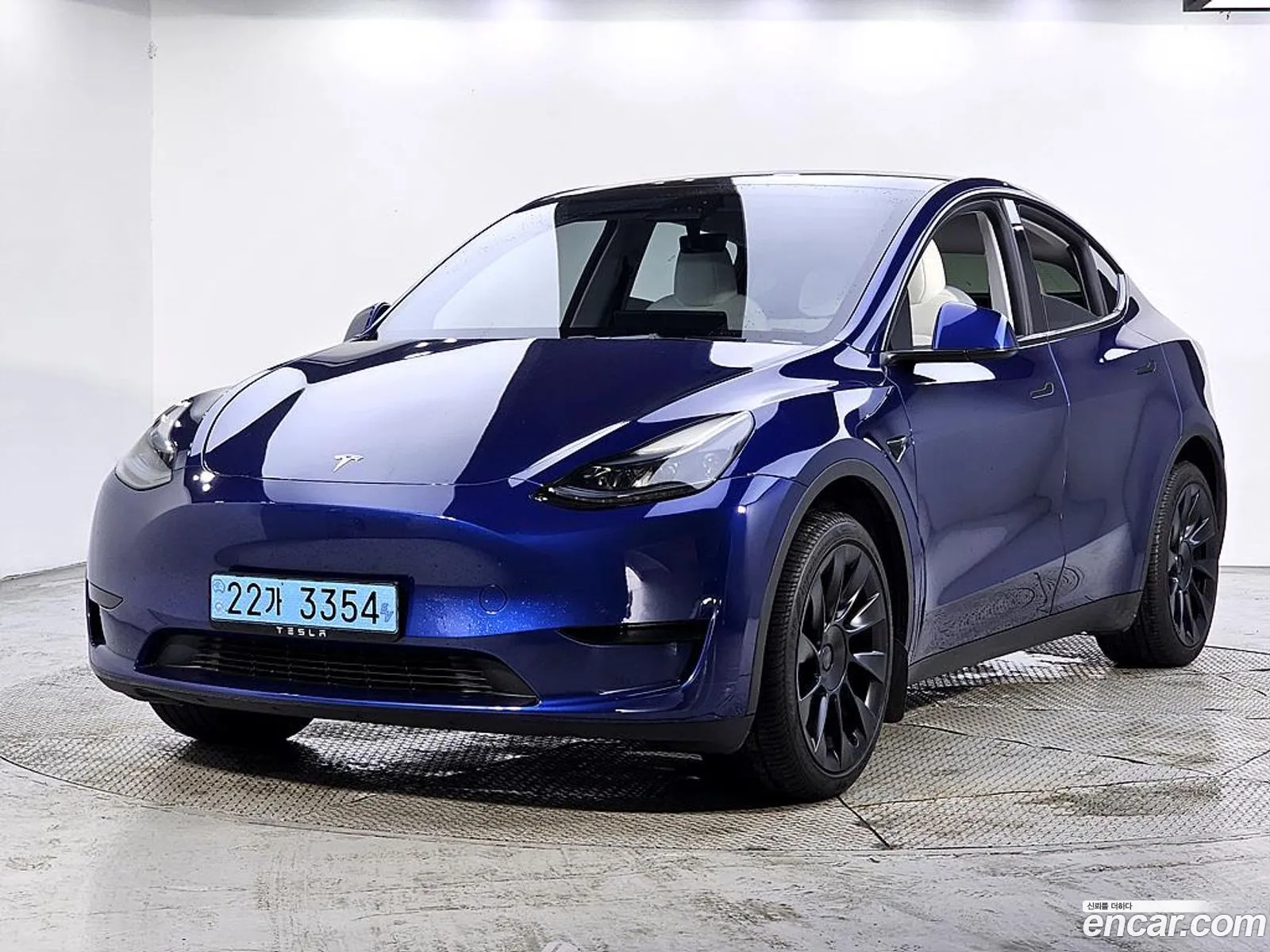 Tesla Model Y 2024 — 19