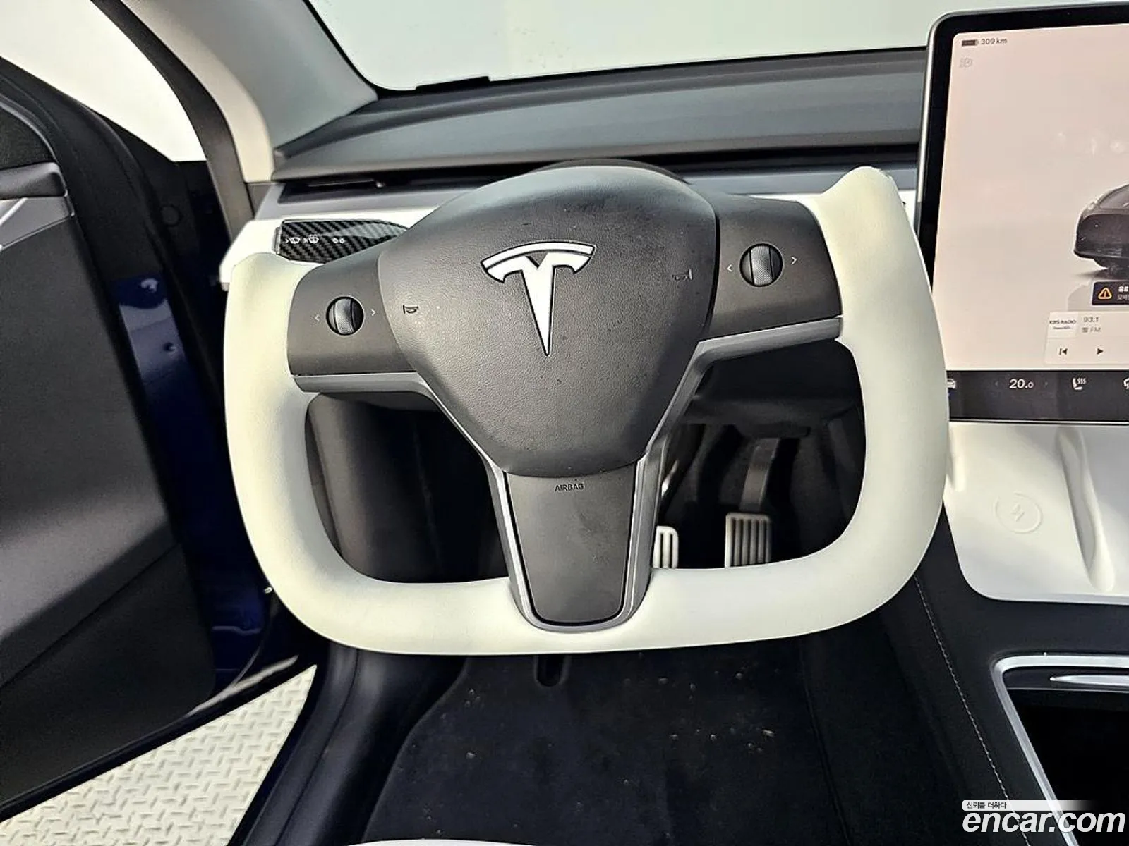 Tesla Model Y 2024 — 10
