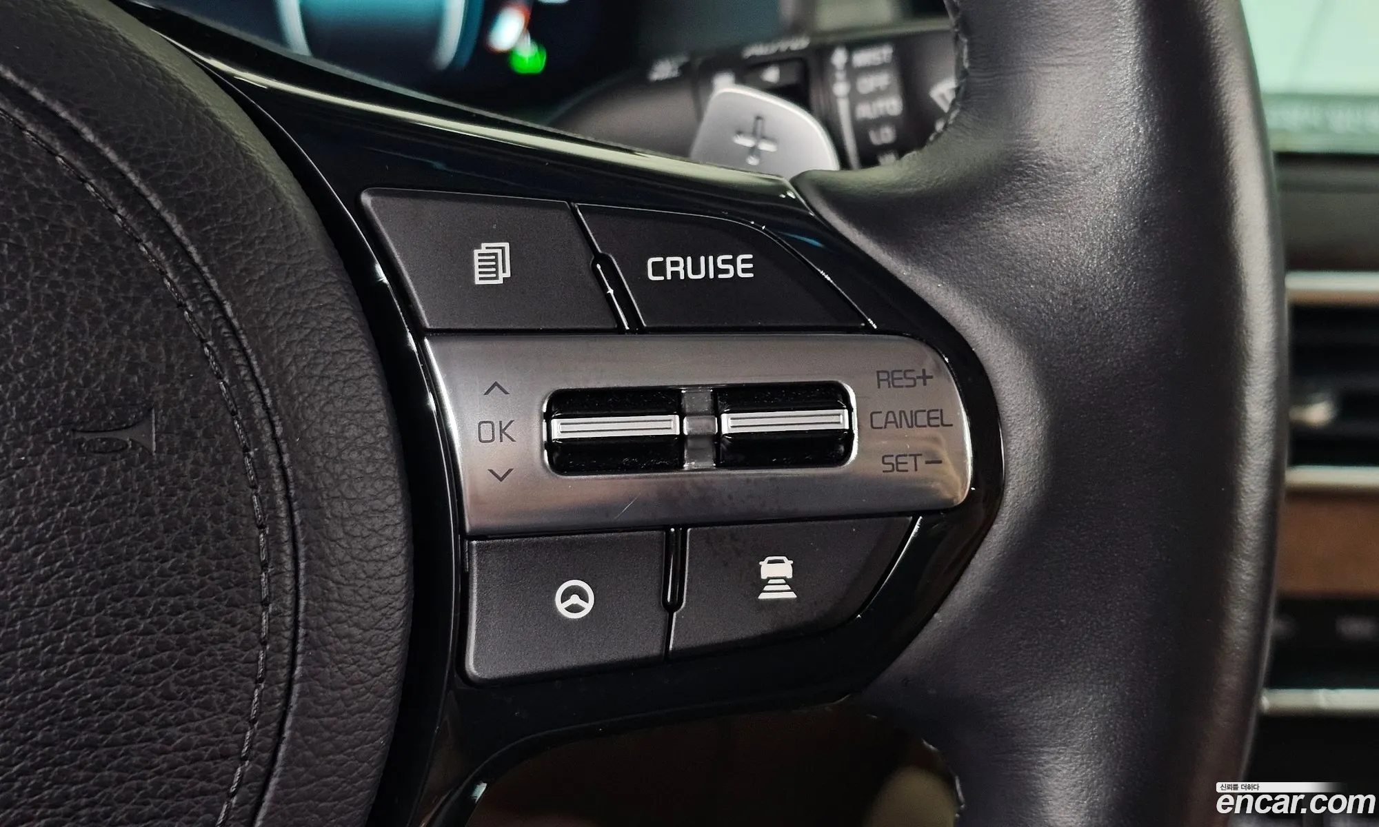 Kia K7 Premier Hybrid 2019 — 22