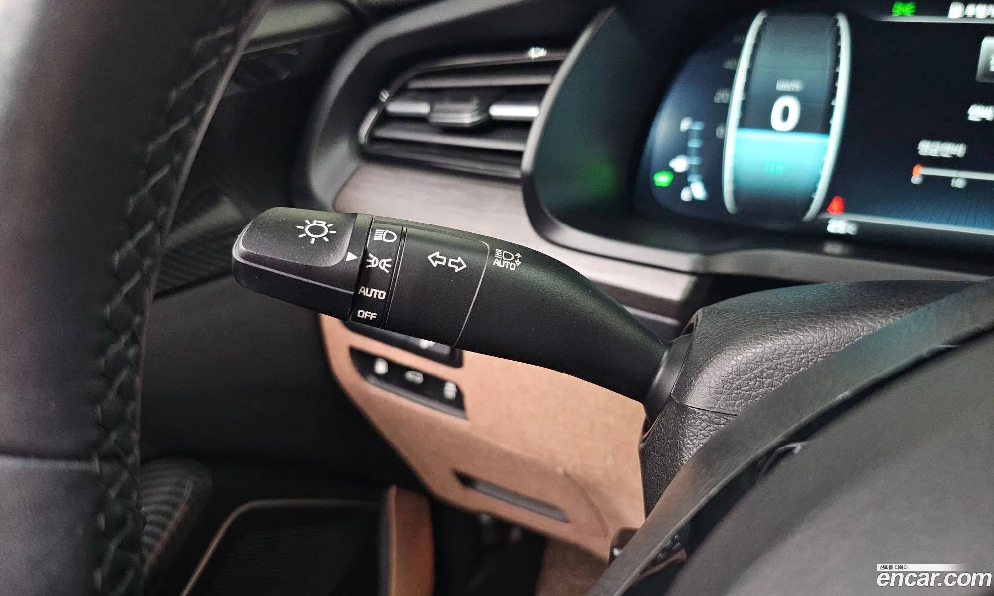 Kia K7 Premier Hybrid 2019 — 25