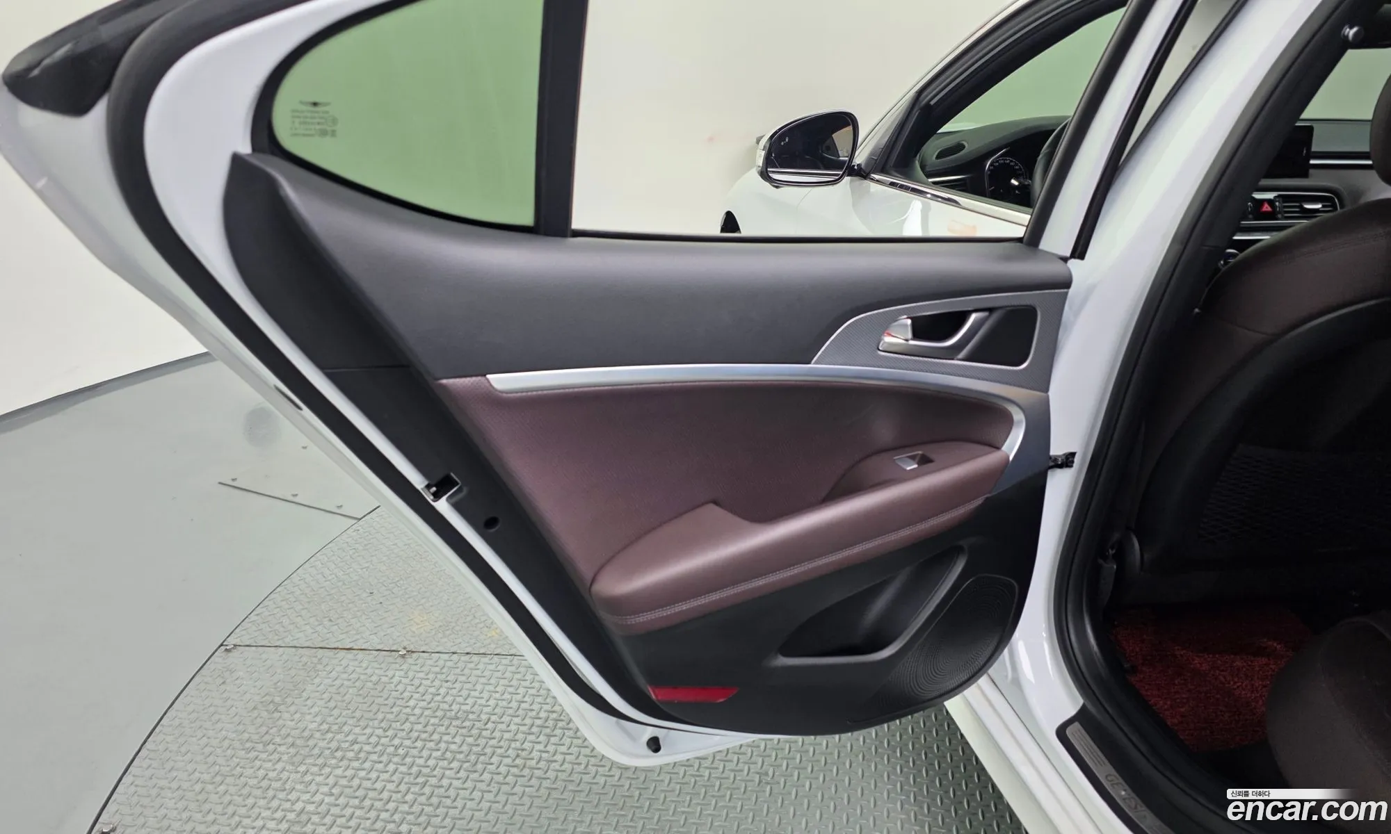 Genesis G70 2022 KMTG341ADNU106601 — 24