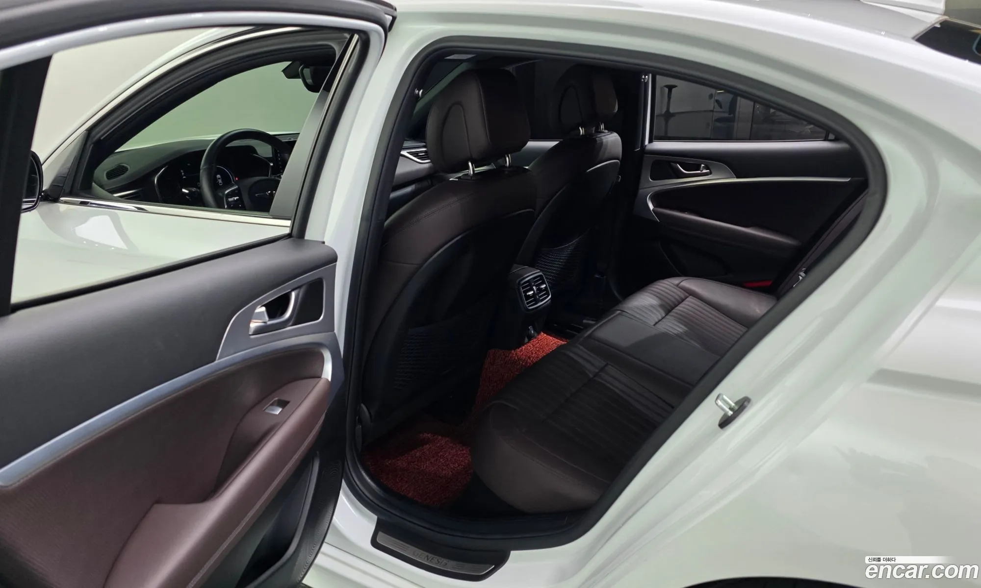 Genesis G70 2022 KMTG341ADNU106601 — 17