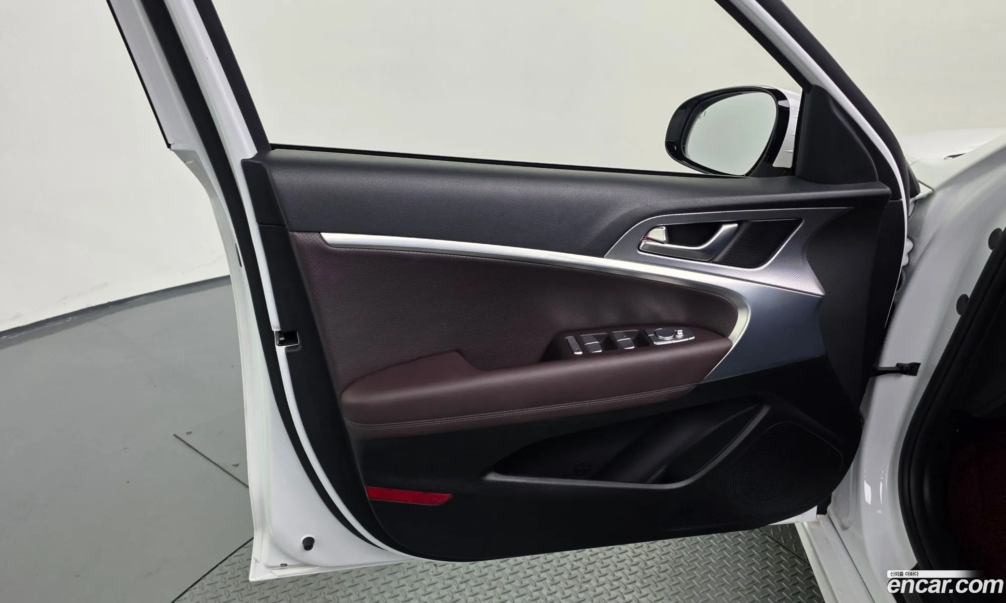 Genesis G70 2022 KMTG341ADNU106601 — 19