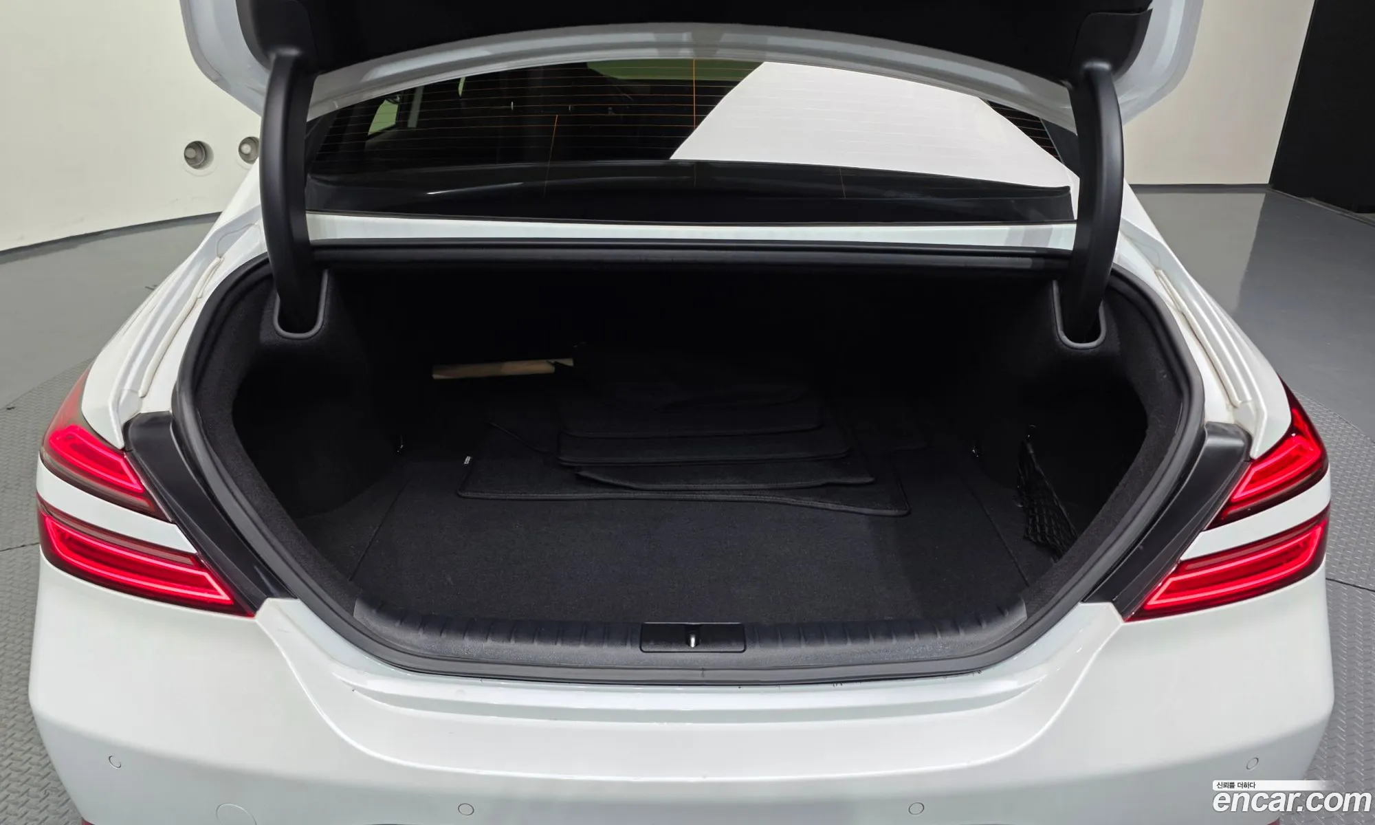 Genesis G70 2022 KMTG341ADNU106601 — 3