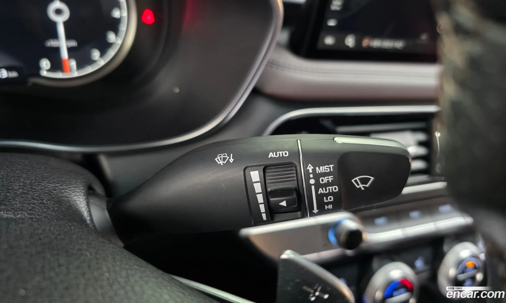Genesis G70 2022 KMTG341ADNU106601 — 18