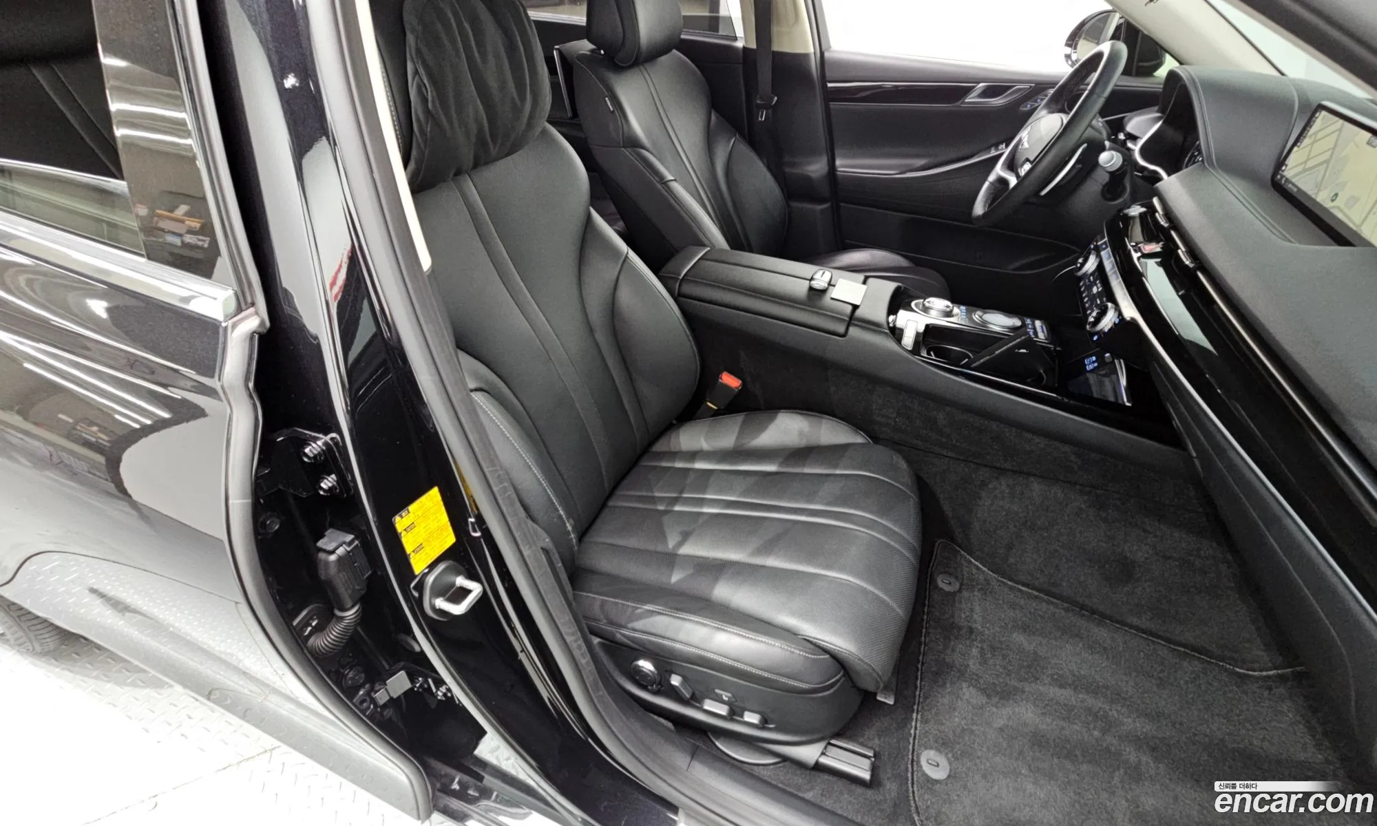 Genesis G80 2022 KMTGB41CDNU126607 — 2
