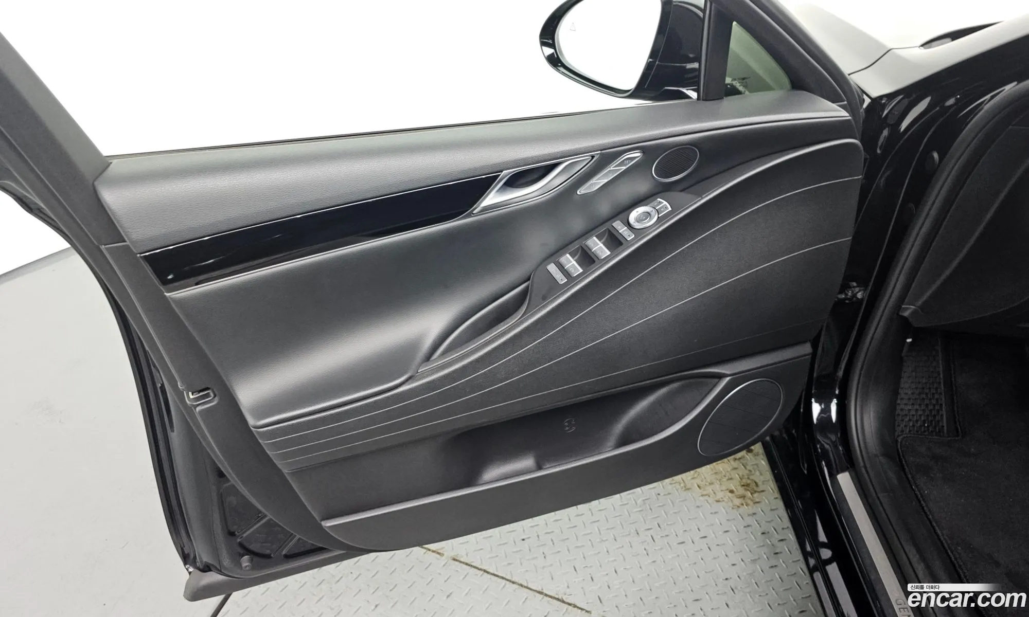 Genesis G80 2022 KMTGB41CDNU126607 — 3