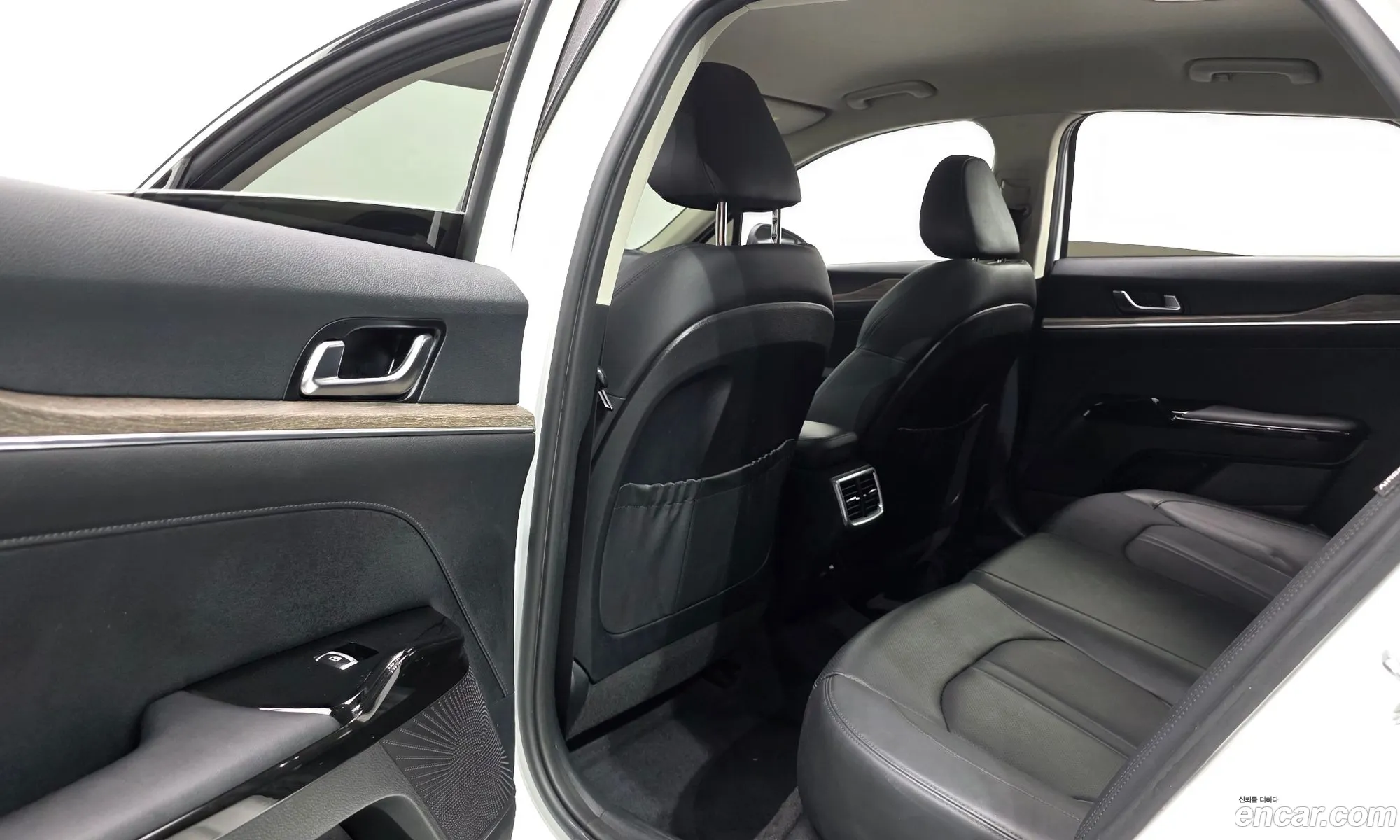 Kia K5 2022 KNAG341ABNA180484 — 25