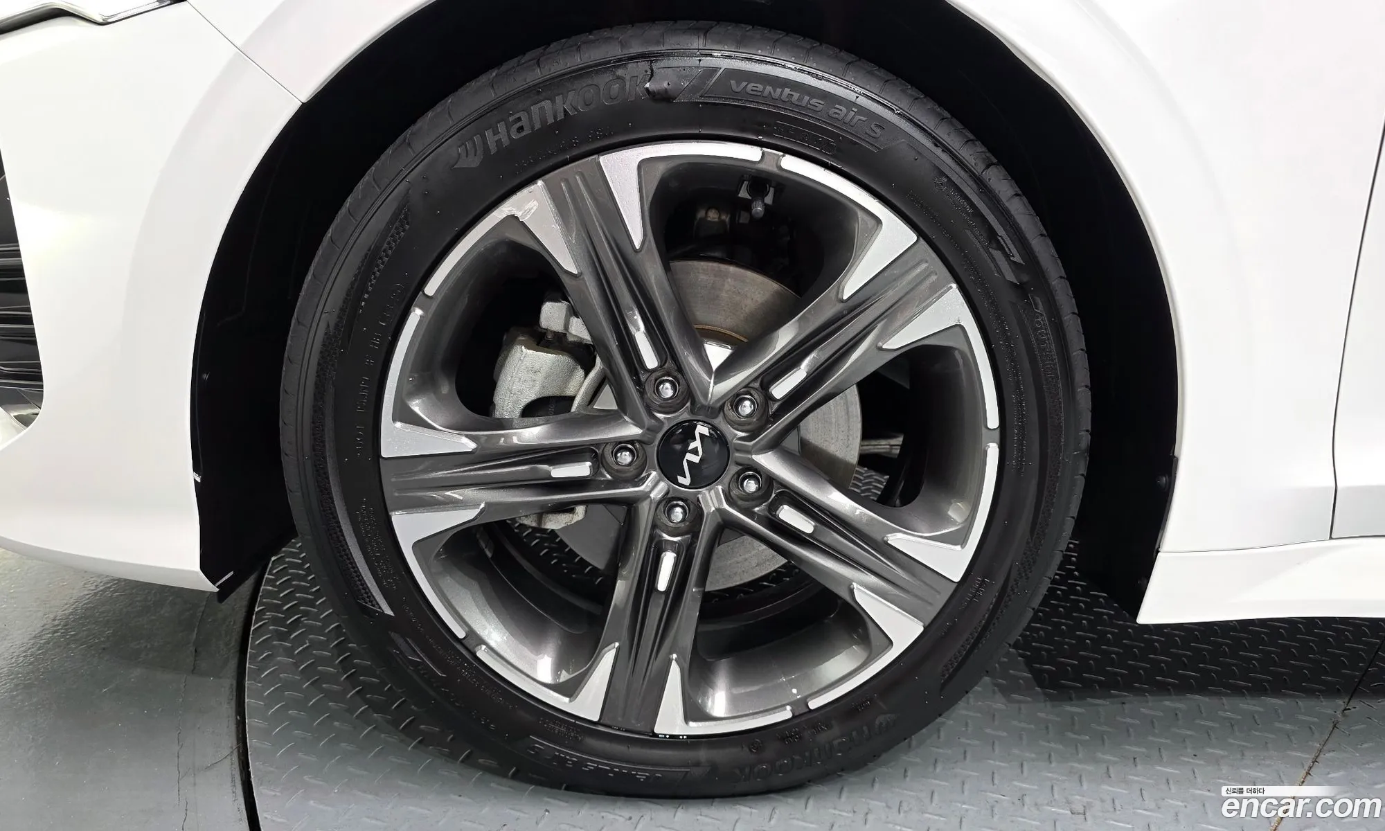 Kia K5 2022 KNAG341ABNA180484 — 18