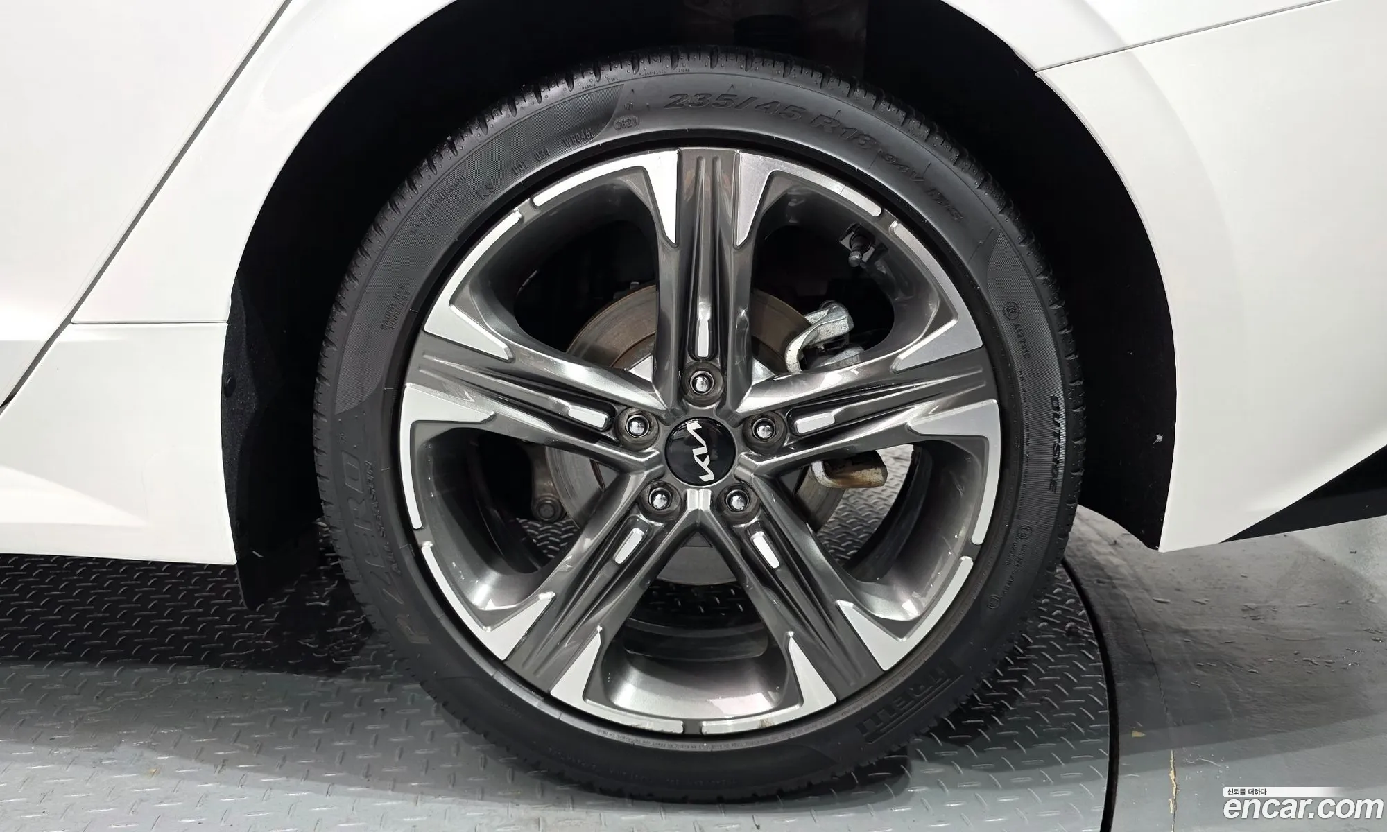 Kia K5 2022 KNAG341ABNA180484 — 12