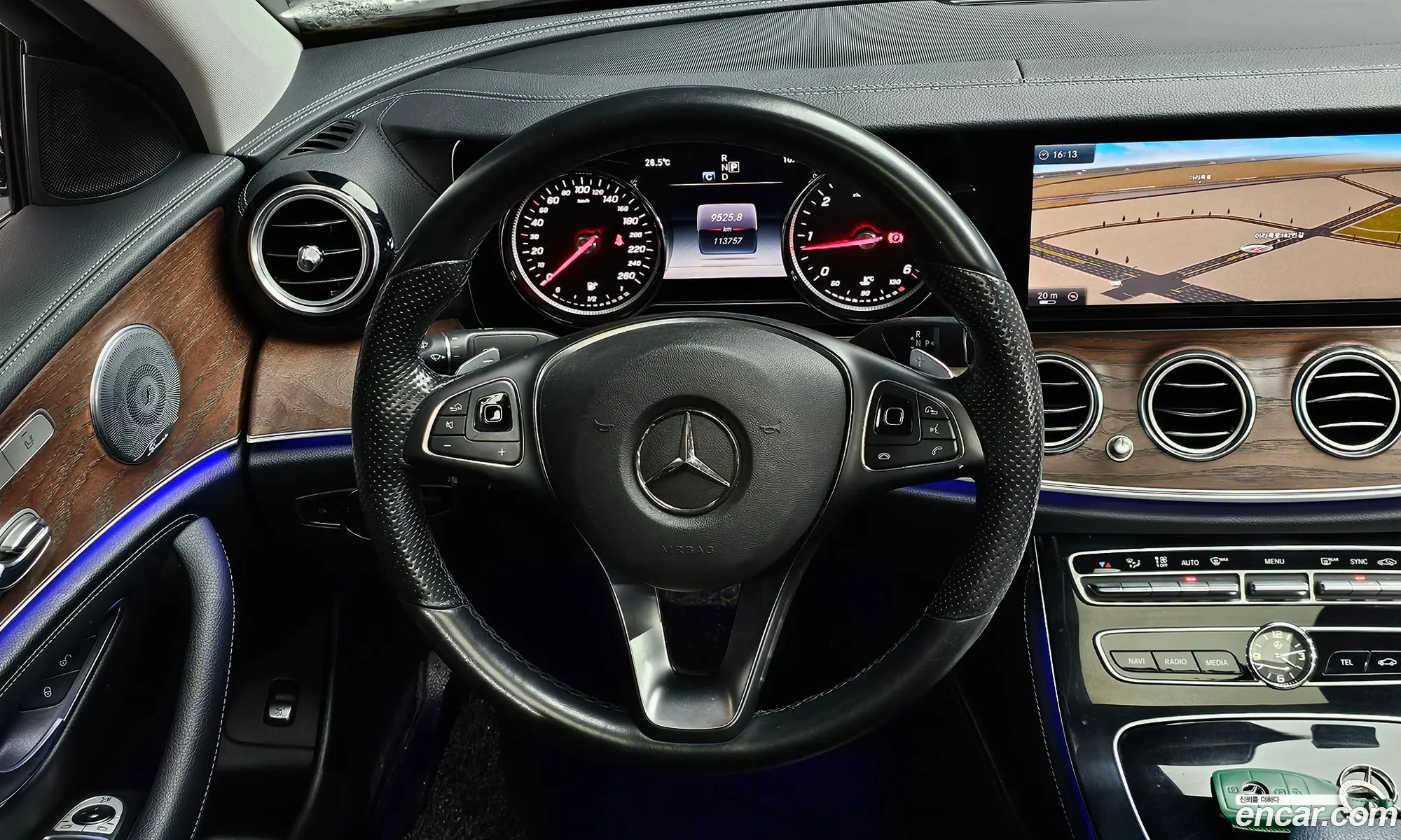 Mercedes-Benz E-Class W213 2016 — 11