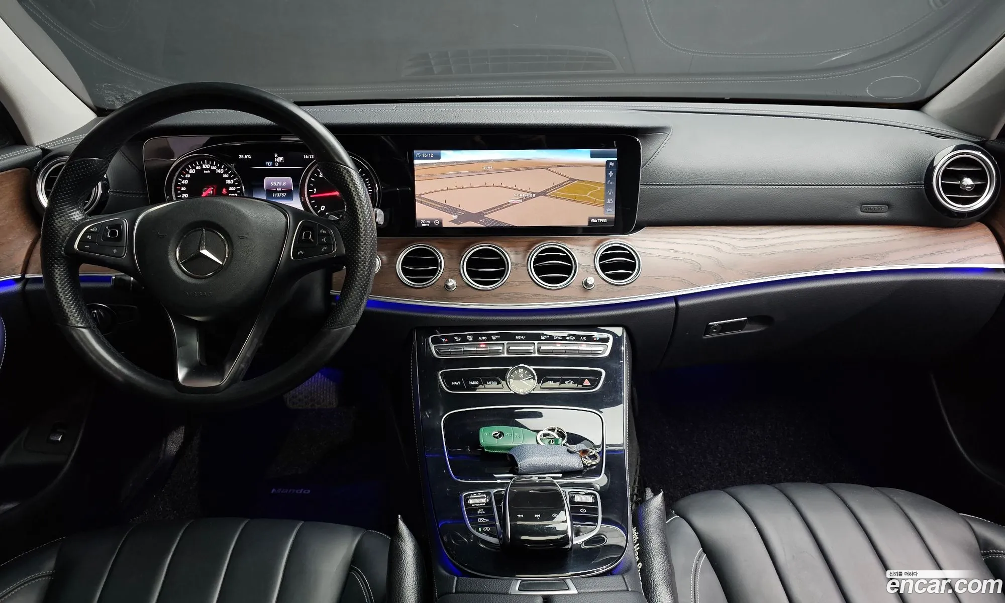 Mercedes-Benz E-Class W213 2016 — 18