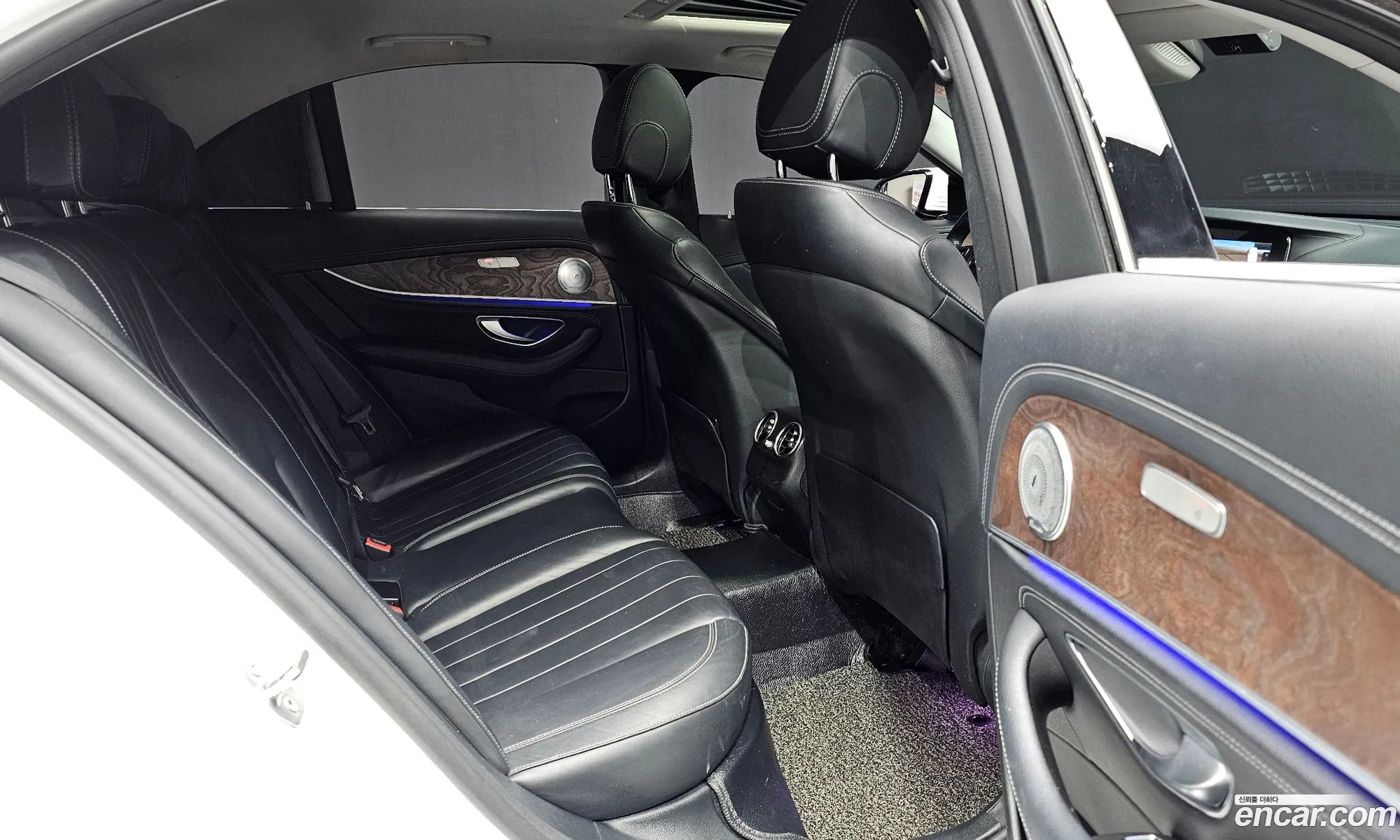 Mercedes-Benz E-Class W213 2016 — 16