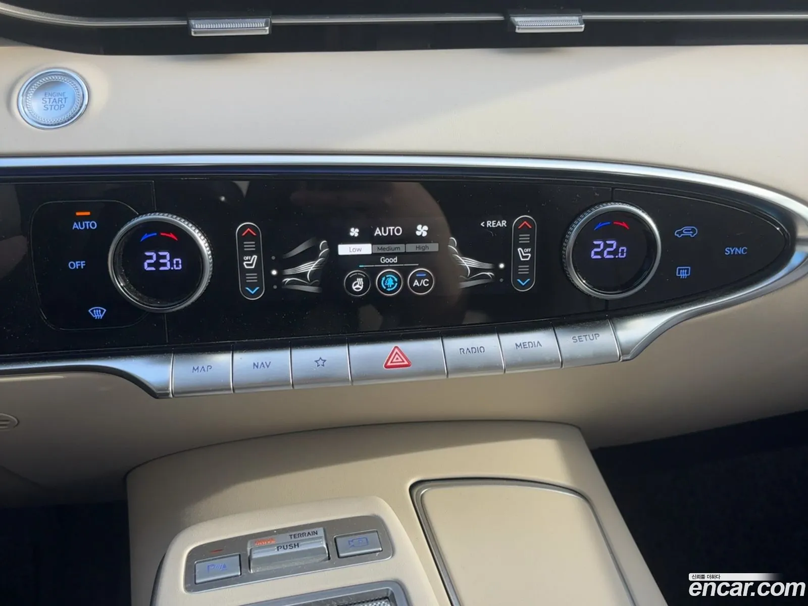 Genesis GV70 2024 — 16