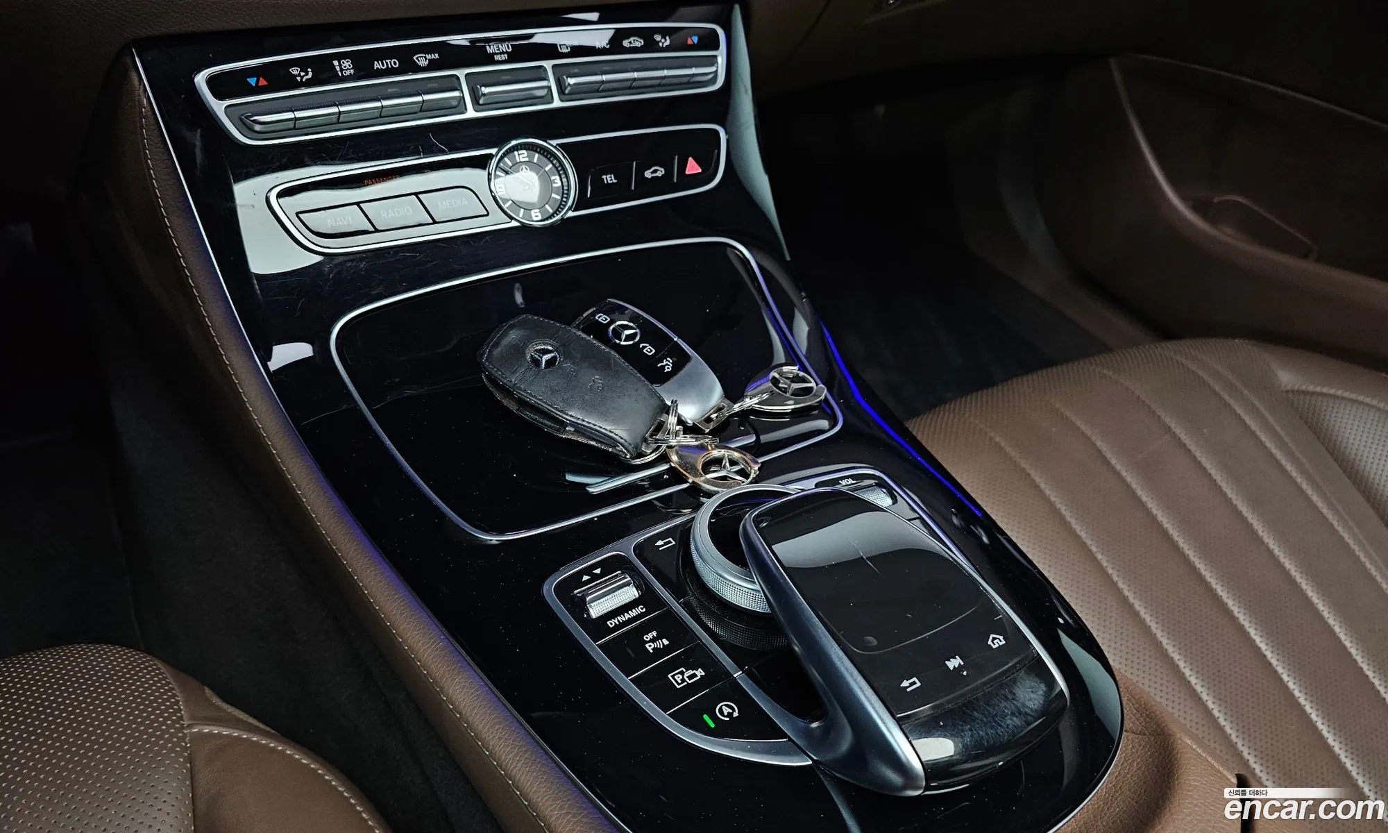 Mercedes-Benz E-Class W213 2018 — 25