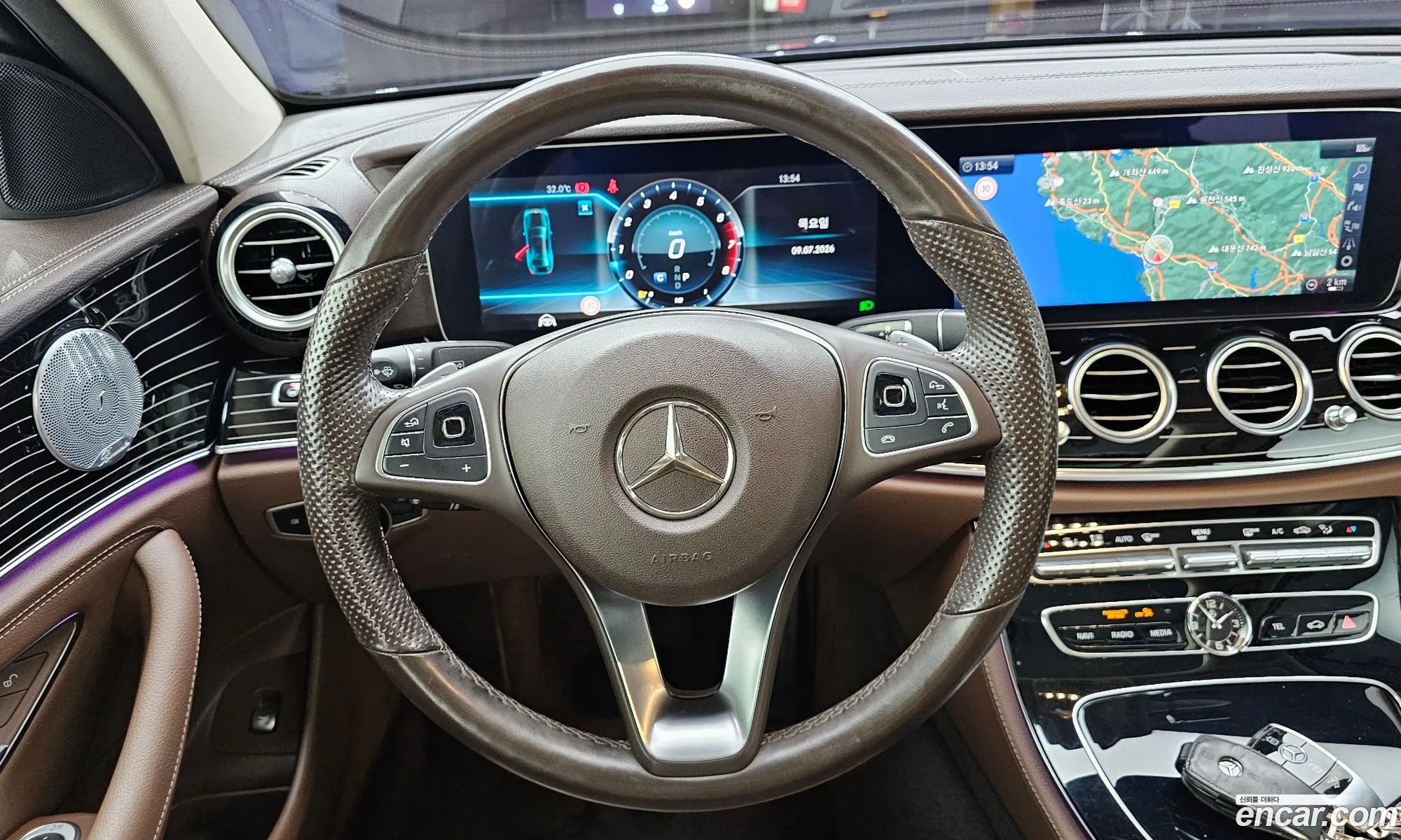 Mercedes-Benz E-Class W213 2018 — 17
